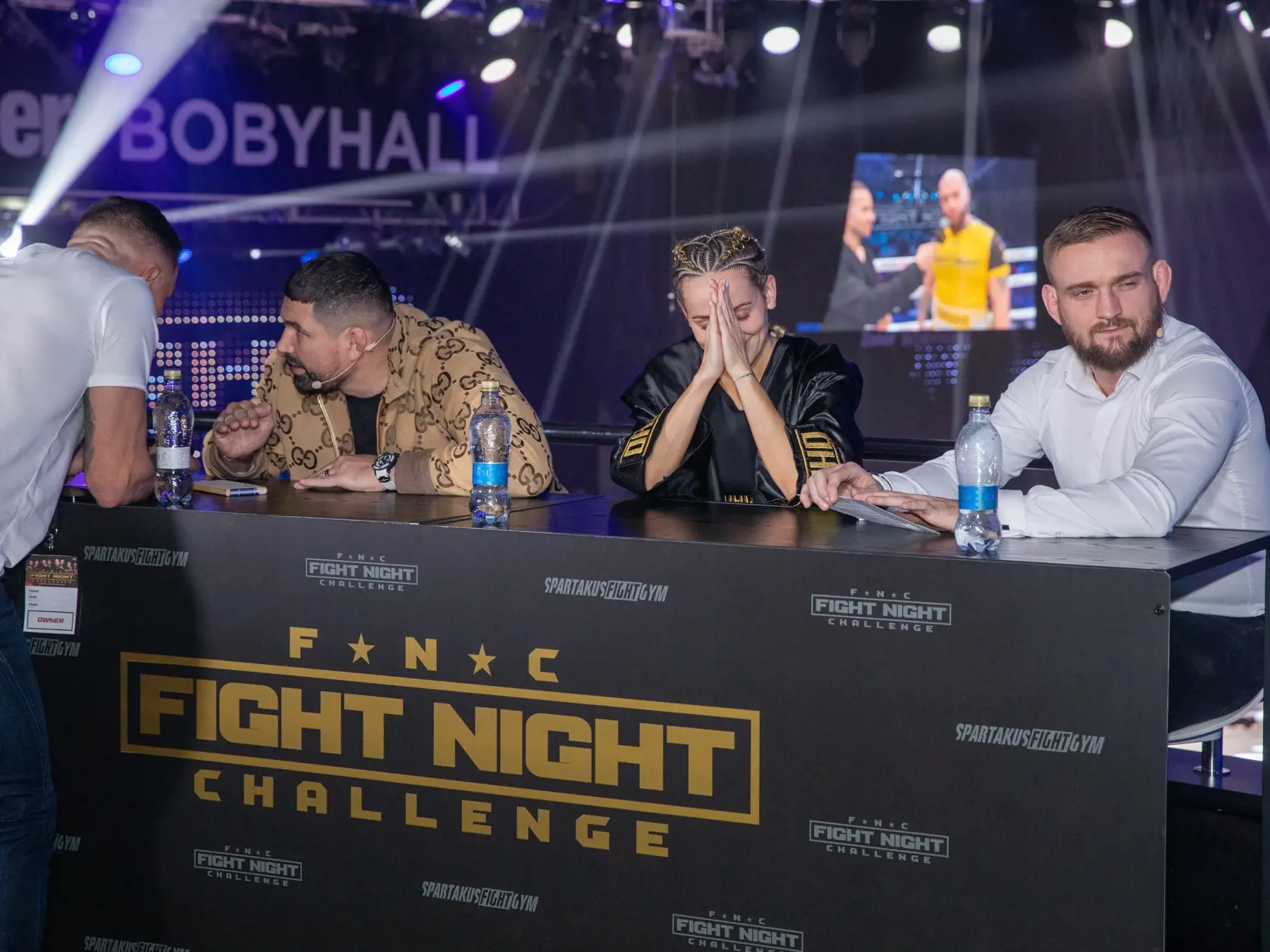 Speváčka Dominika Mirgová si to rozdala v ringu s mladou raperkou Aless.