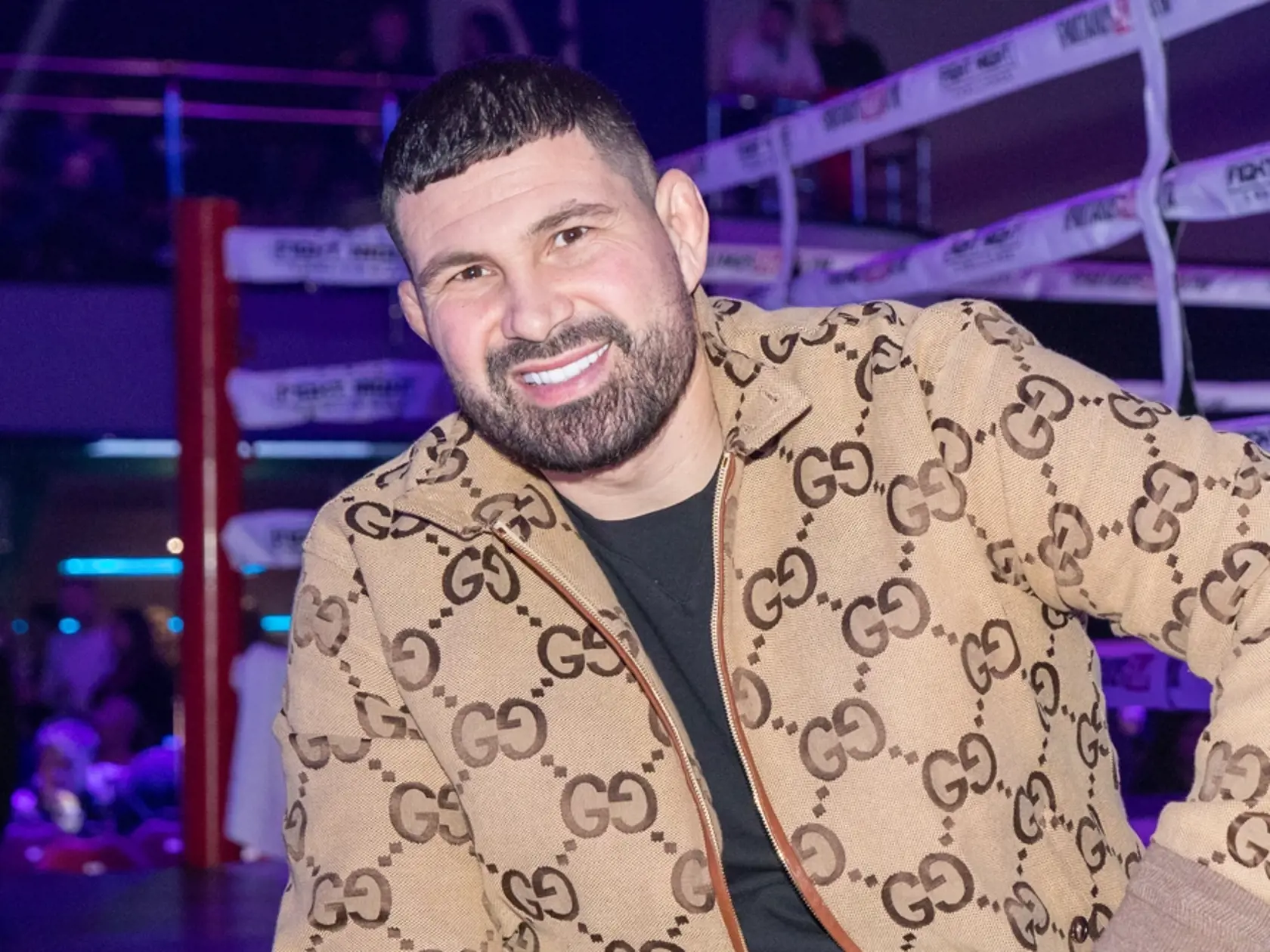 Na snímke je Fight Night Challenge. Ide o tretí turnaj organizácie FNC, ktorý sa konal v Brne. Zápasili skúsení bojovníci, no aj celebrity z hudobného priemyslu. Na fotke je bojovník zmiešaných bojových umení (MMA) Attila Végh.