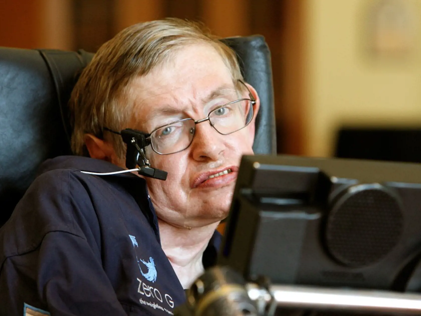 Britský teoretický fyzik Stephen Hawking († 76)