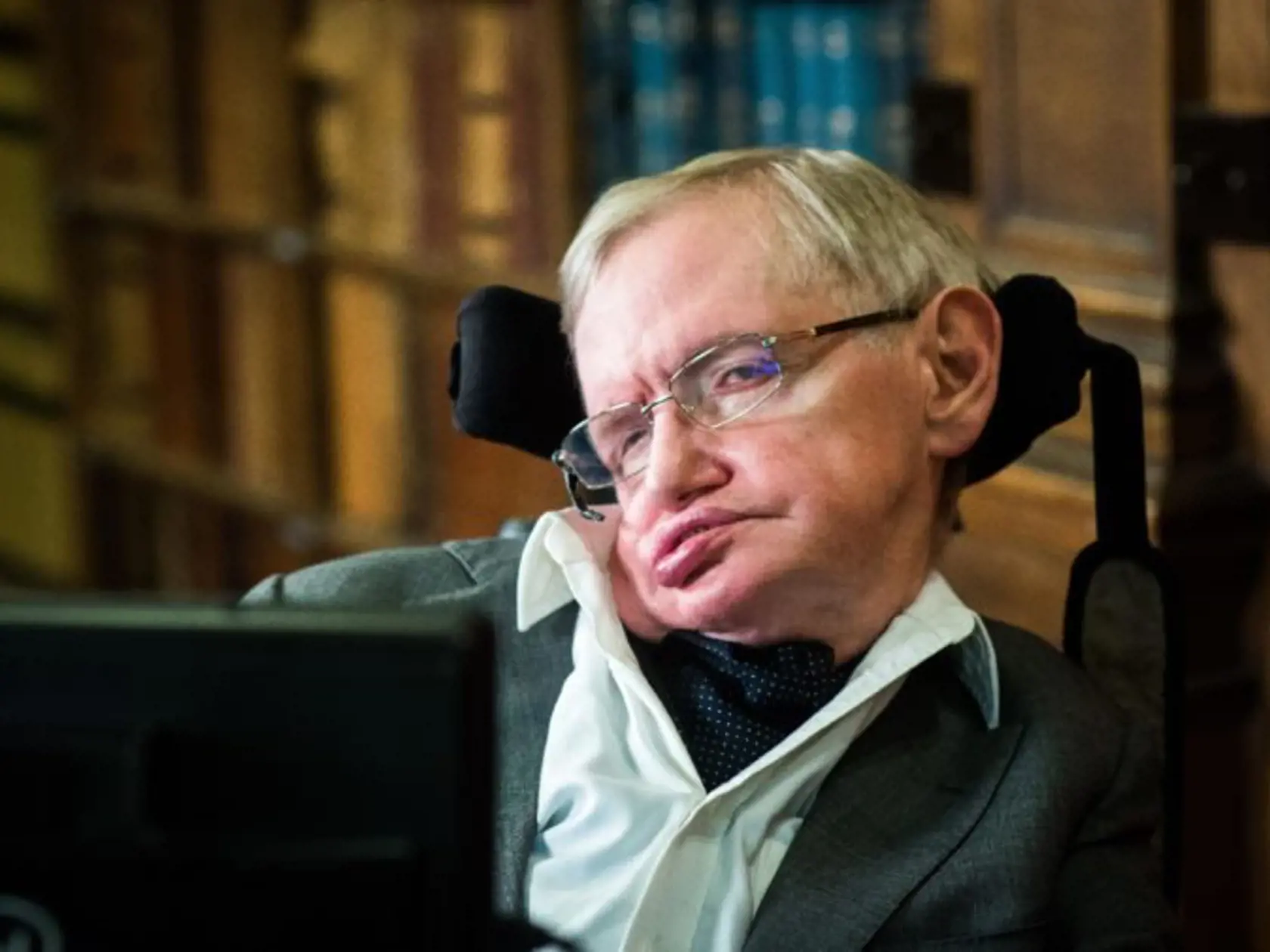 Britský teoretický fyzik Stephen Hawking († 76)