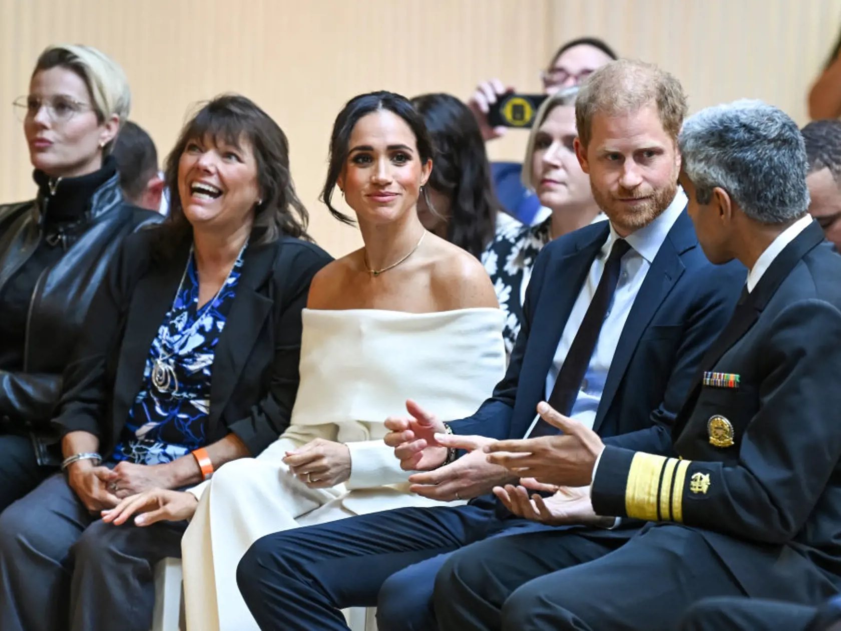 Princ Harry a Meghan Markle sa zúčastnili na rodičovskom summite nadácie The Archewell Foundation v New Yorku. Meghan celá žiarila, jej krása vyrážala dych.