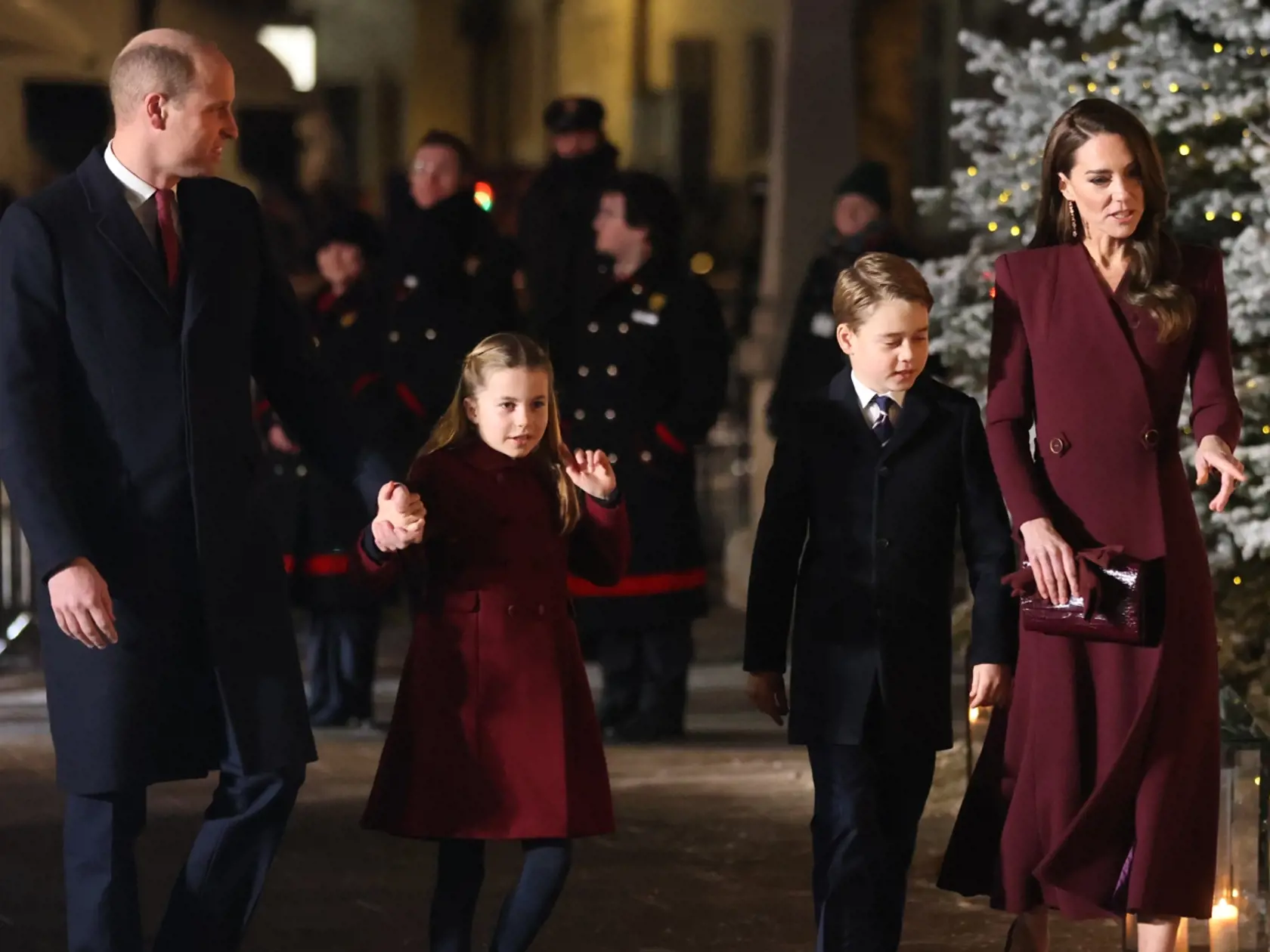 Sviatočná bohoslužba kráľovskej rodiny sa konala vo Westministerskom opátstve. Hlavnou organizátorkou bola princezná Katherina, ktorá vzdala hold zosnulej Alžbete II.