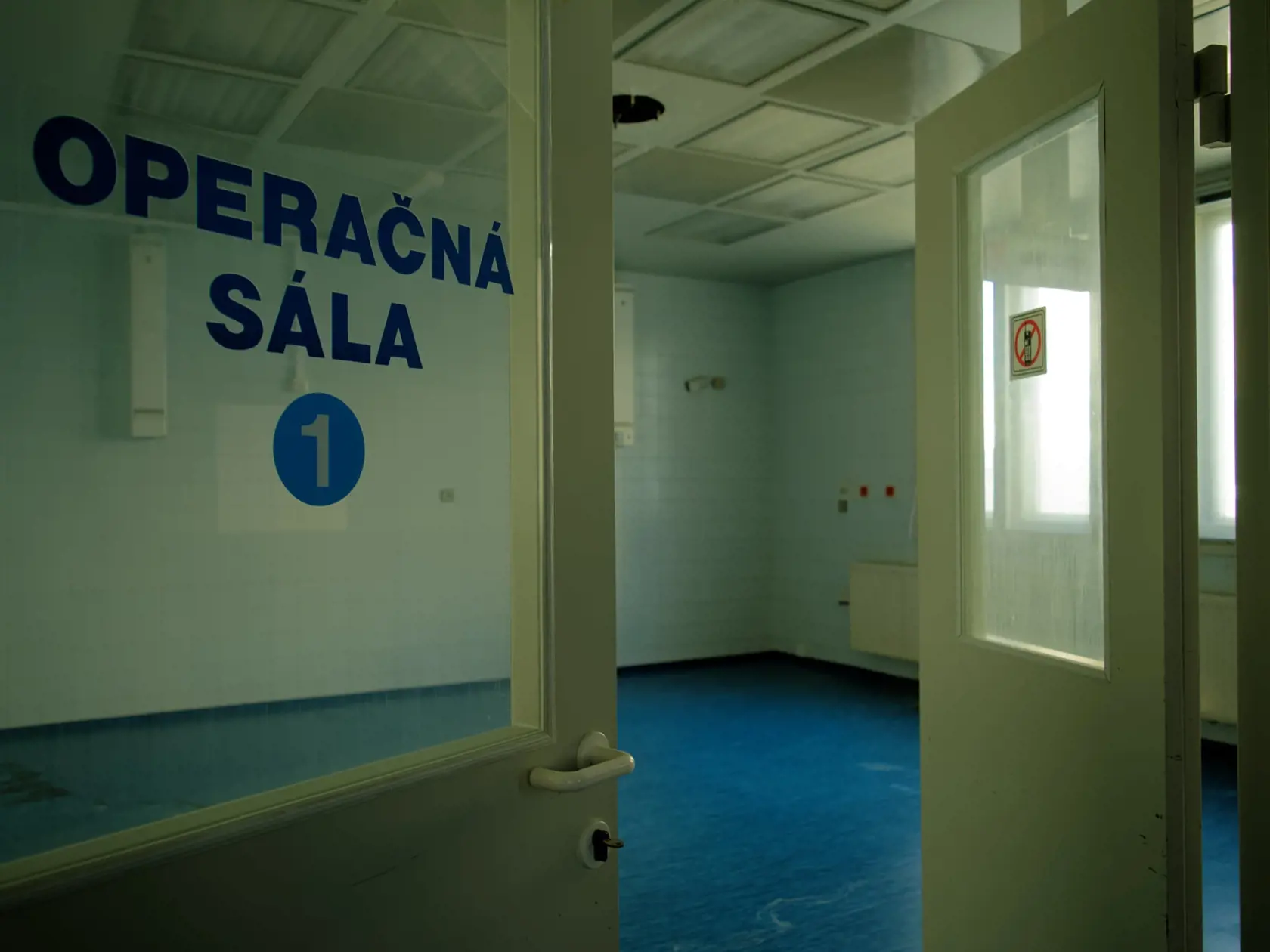 Vstup do operačnej sály,