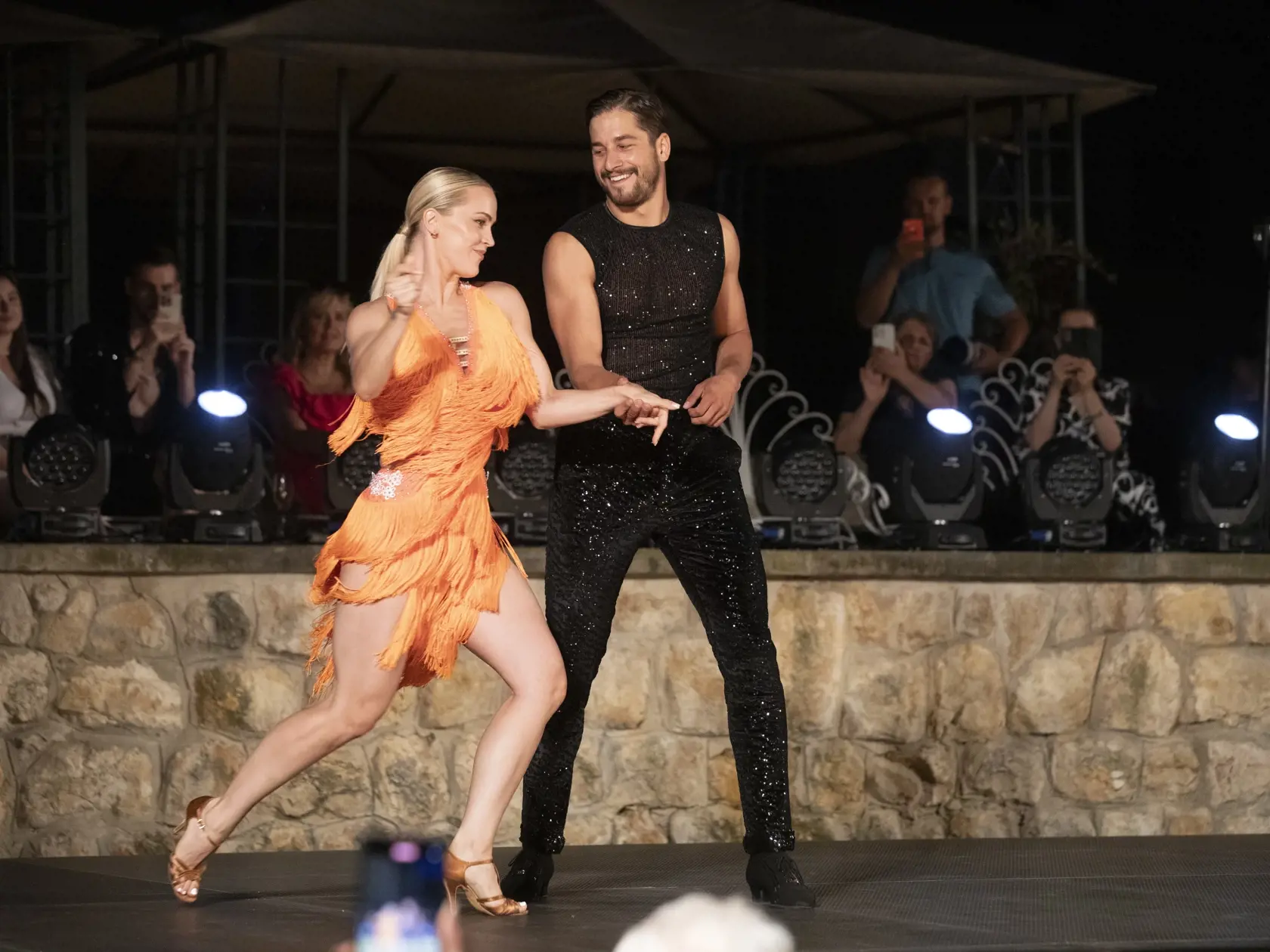 Módna prehliadka Fashion Show v Piešťanoch. Svoj tanečný talent predviedol aj Jakub Jablonský.