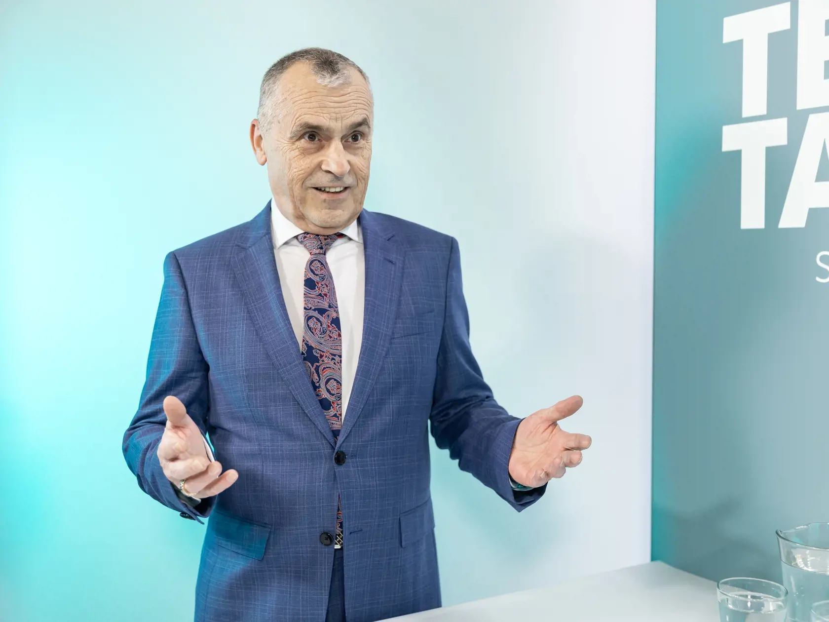 Advokát Ondrej Mularčík vyslovil pochybnosti o obvinení kajúcnika.