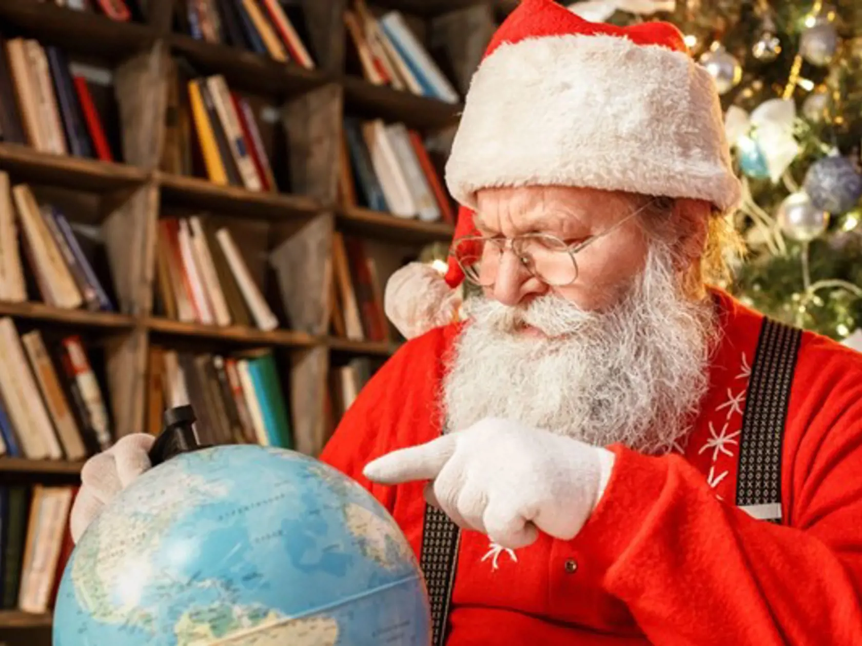 Santa Clausovi sa pomocníci vždy zídu, veď balí darčeky pre celý svet.