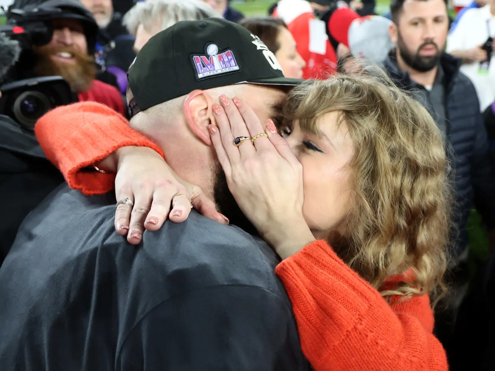 Taylor Swift vynechala len minimum zápasov Kansasu v tejto sezóne a Travisovi Kelcemu naposledy fandila v Baltimore, kde si Chiefs výhrou nad domácimi Ravens opätovne zaistili postup do Super Bowlu.