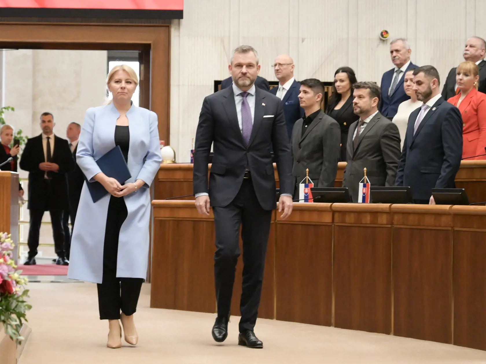 Zuzana Čaputová a predseda NR SR Peter Pellegrinprichádzajú do pléna Národnej rady SR 18. januára 2024 v Bratislave.  Nesprávne alebo dôkladne nepripravené nastavenie novely Trestného zákona by mohlo spôsobiť nepredvídateľné celospoločenské škody a nezvratné zásahy do práv poškodených osôb. Vyhlásila to prezidentka v pléne Národnej rady.