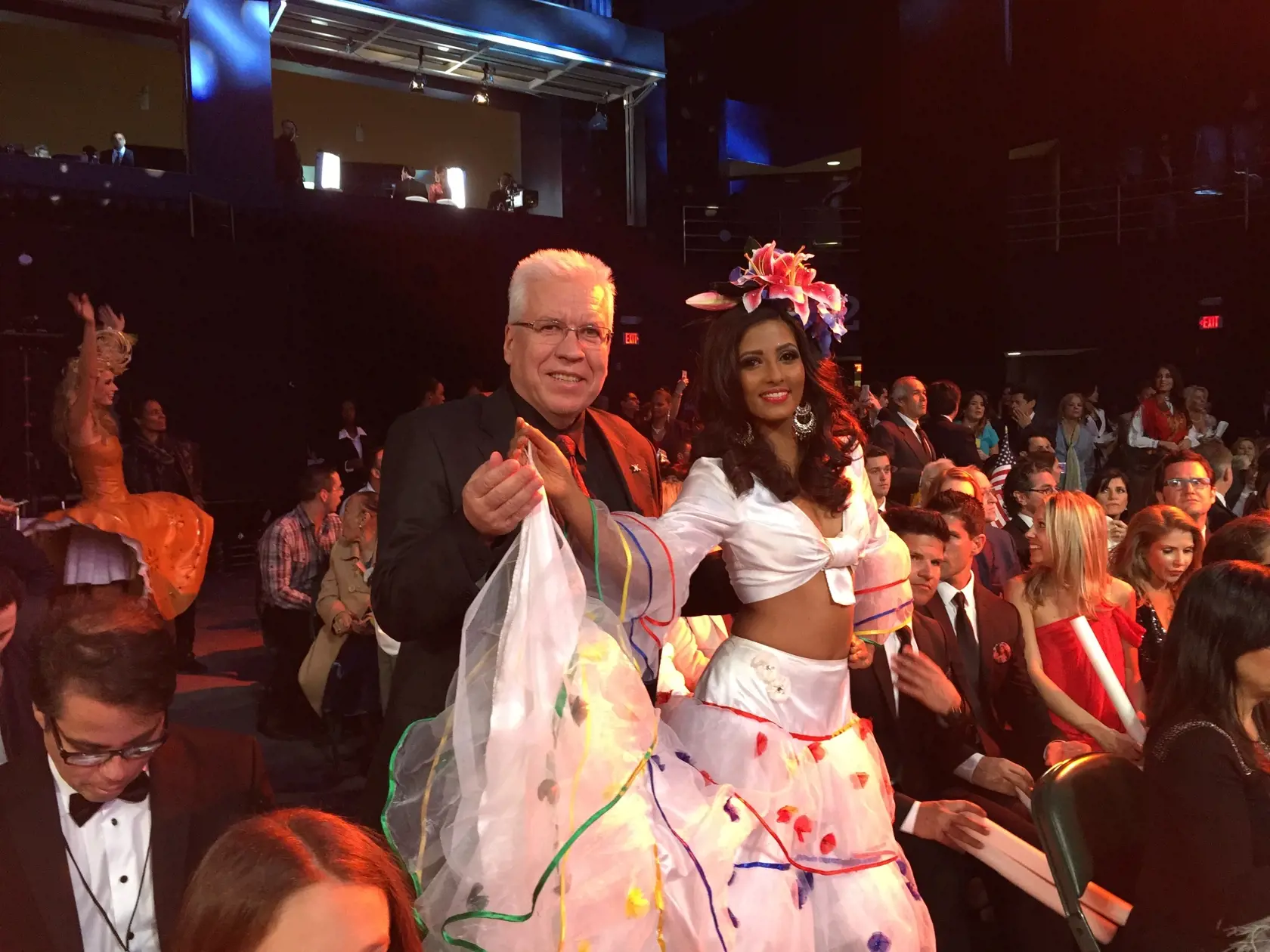 Z úspešného obchodníka s diamantami sa stal poslanec parlamentu. S miss Maurícius v roku 2011.