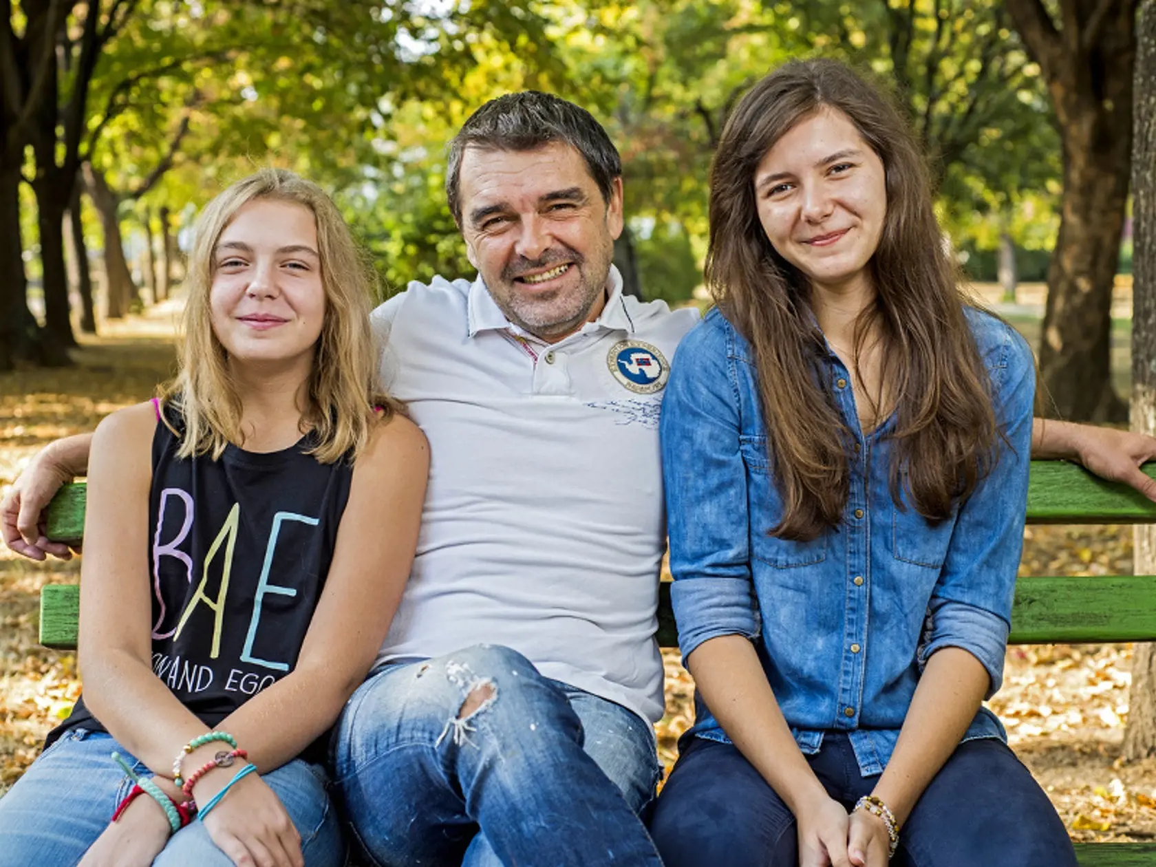 Peter Kočiš s dcérami