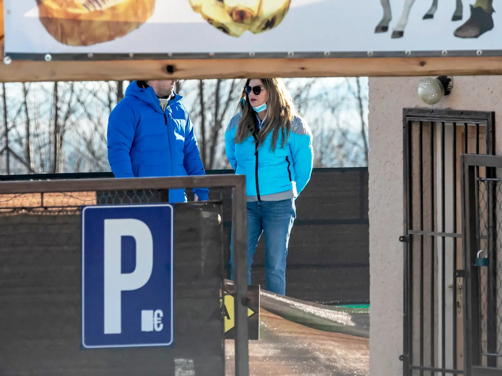 Monika Beňová s partnerom Ľubošom v Starom Smokovci, obzerali si miestnu atrakciu.