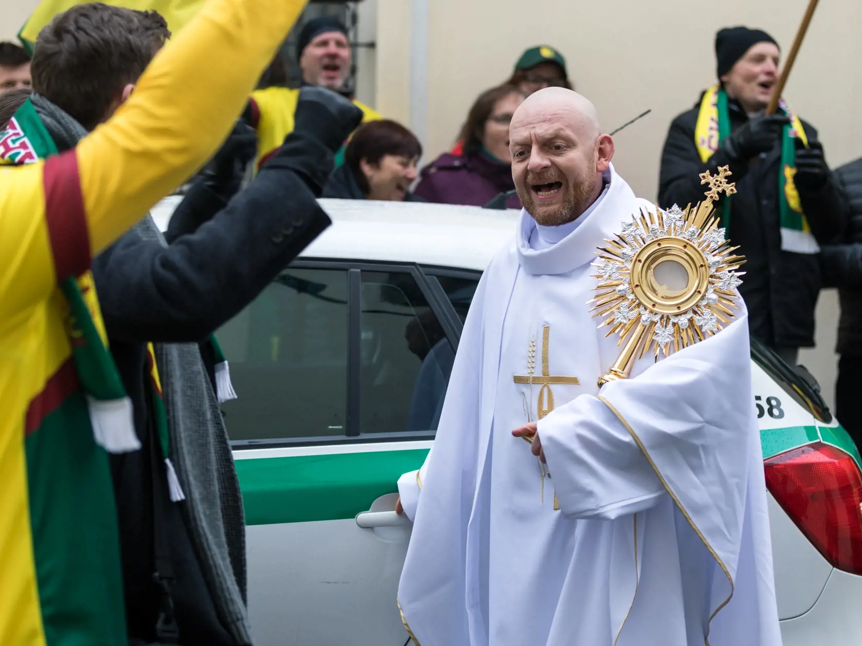 Herec Ľuboš Kostelný si zahrá v markizáckom seriáli Svätý Max. Stvárni farára Beňa.