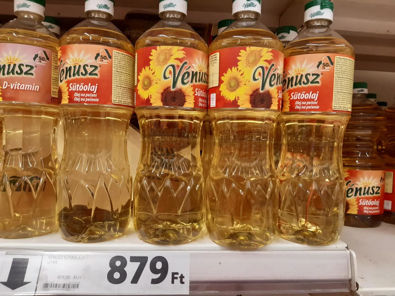 Olej, po ktorom je na Slovensku veľká zhánka, v Maďarsku kúpite bez problémov, aký len chcete.