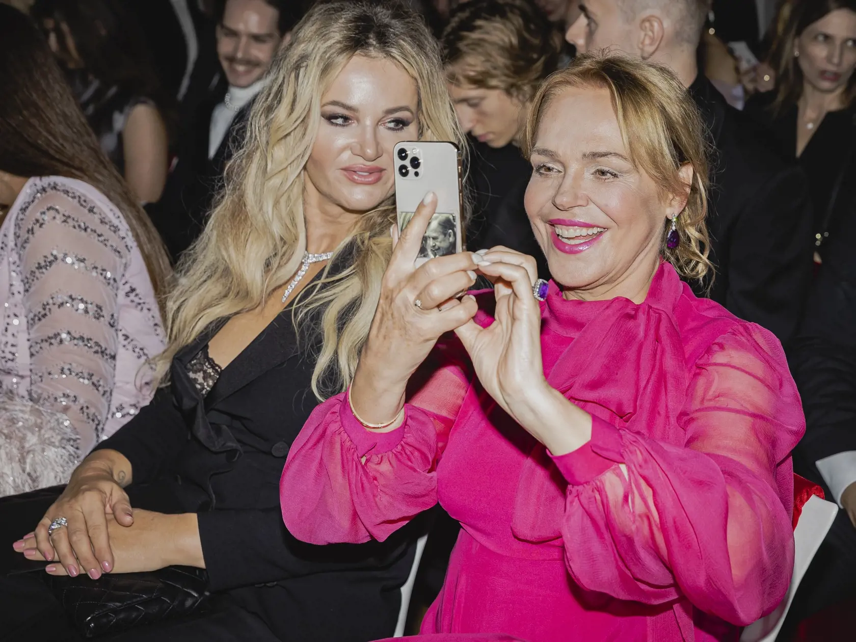 Na snímke Dagmar Havlová a Monika Babišová počas svetového finále Schwarzkopf Elite Model Look 2022 v Španielskej sále Pražského hradu.