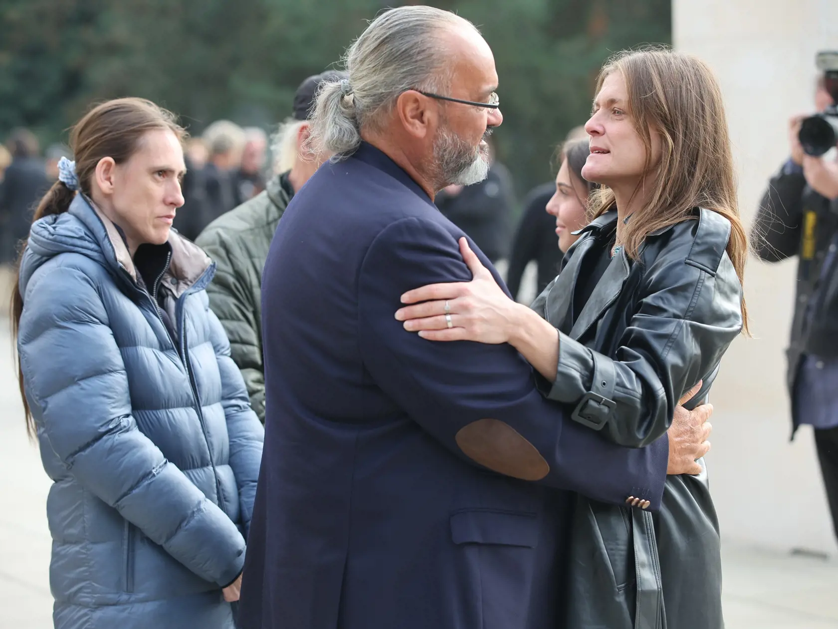 Vdova Katarína Feldeková prijíma smútočné kondolencie.