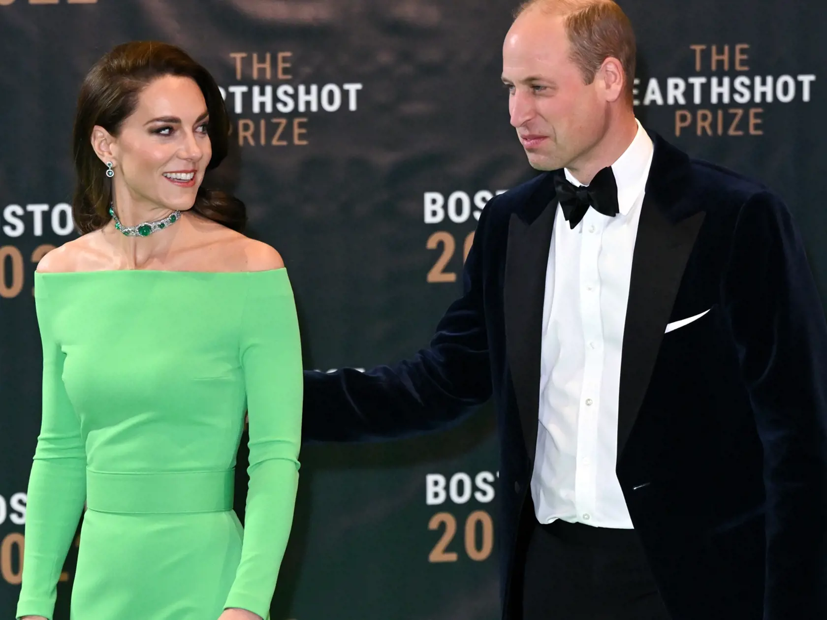Princ William a princezná Catherine z Walesu ukázali na ceste po Spojených štátoch veľmi sladké momenty. Stalo sa tak najmä počas slávnostného odovzdávania cien Earthshot Prize v Bostone, na ktorom nešetrili nežnými dotykmi a zaľúbenými pohľadmi.
