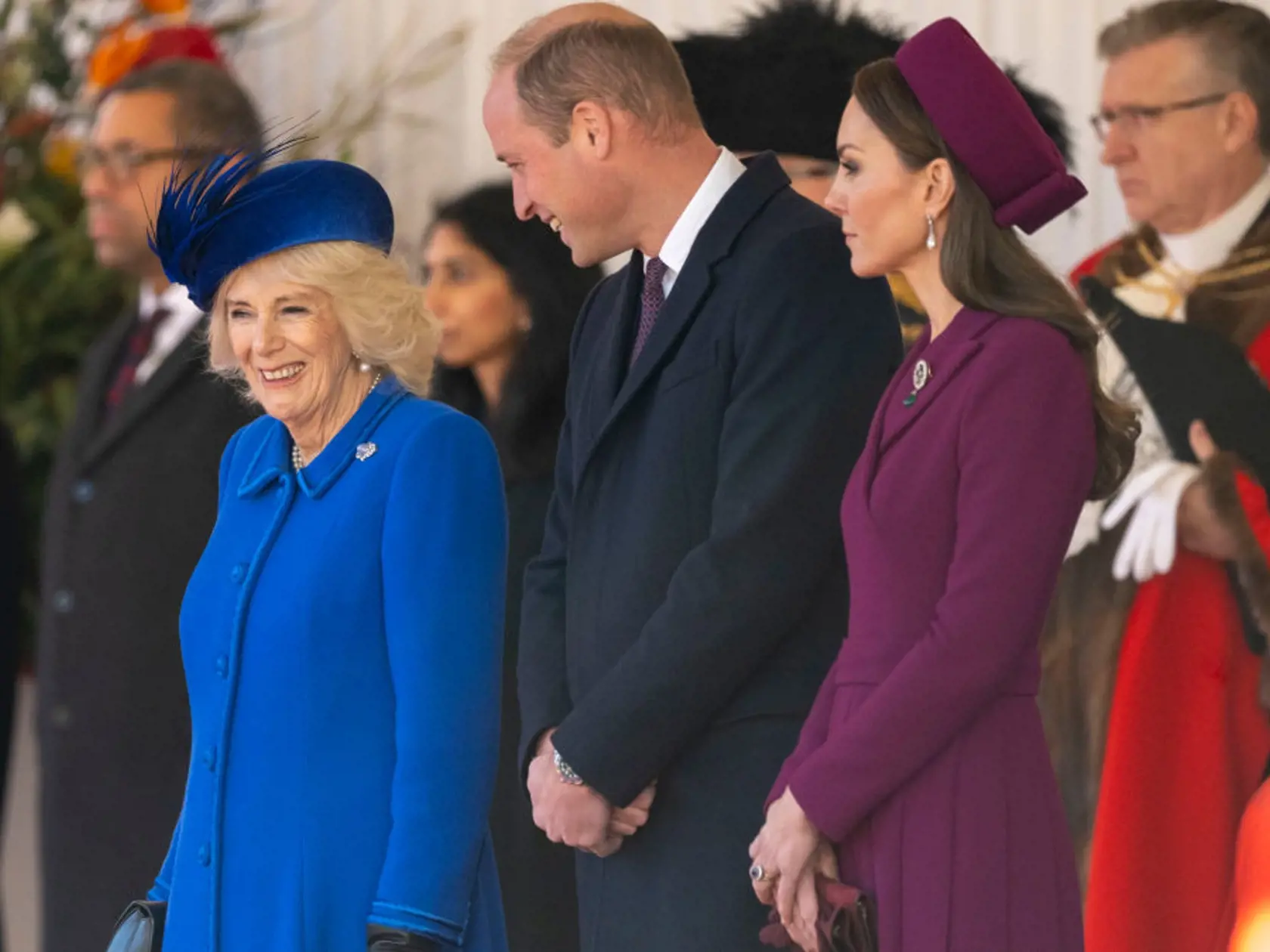 Prezident Juhoafrickej republiky (JAR) Cyril Ramaphosa v utorok pricestoval na prvú štátnu návštevu Spojeného kráľovstva za vlády kráľa Karola III. Na fotke Kate, William a Camilla.