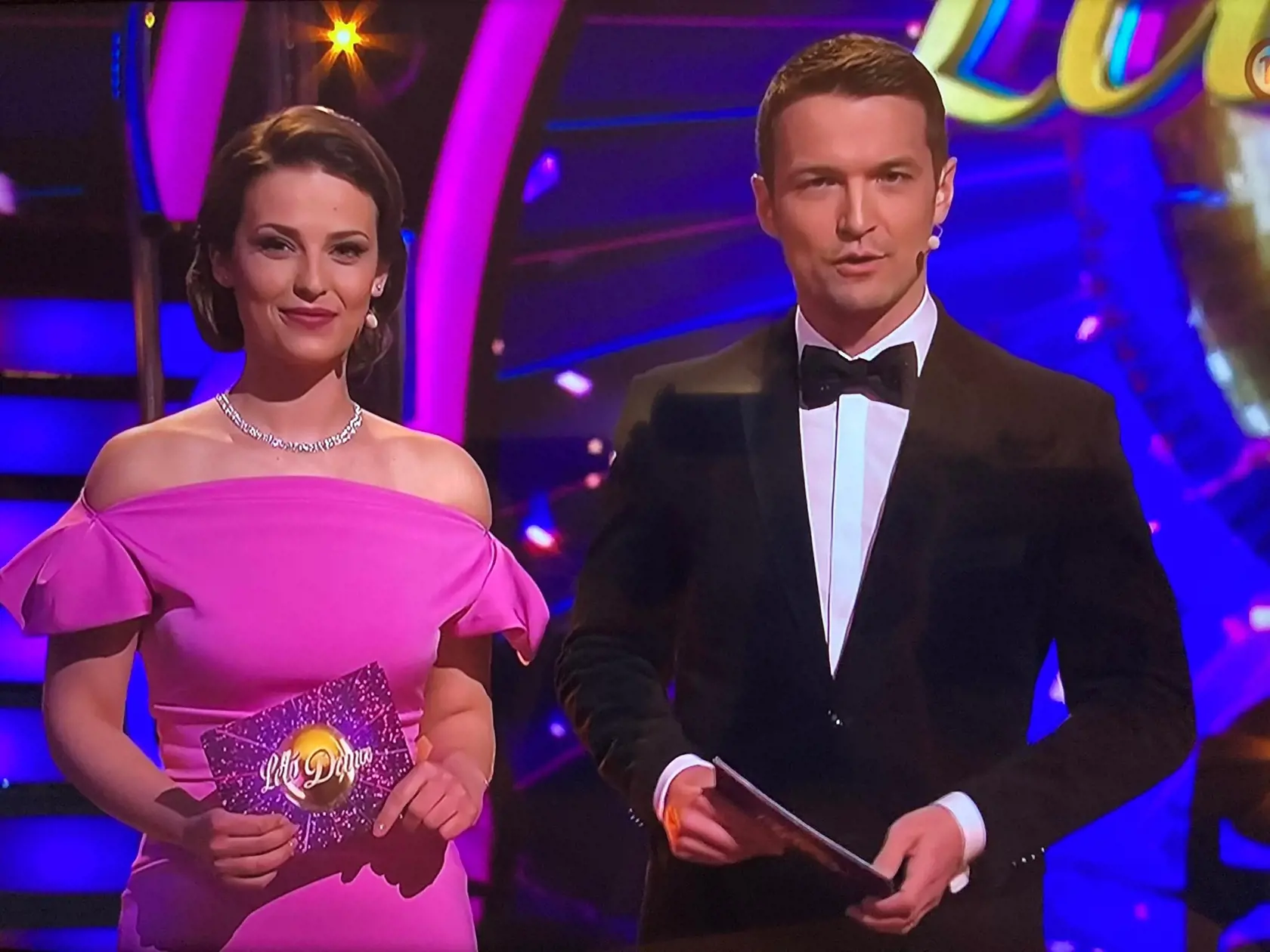 Tretie finálové kolo Let's Dance. Moderátori show Martina Zábranská a Viktor Vincze.