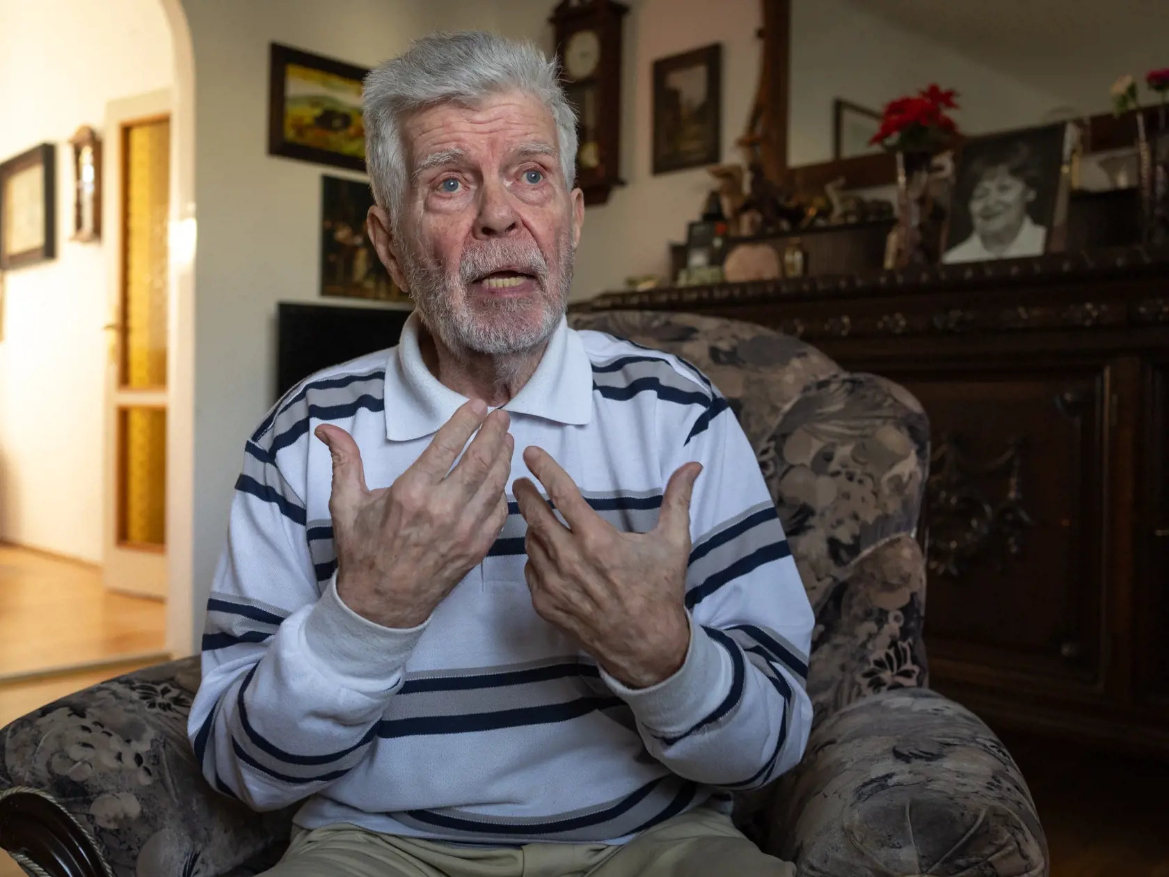 Herec Oldo Hlaváček počas nášho rozhovoru pri príležitosti jeho 90. narodenín.