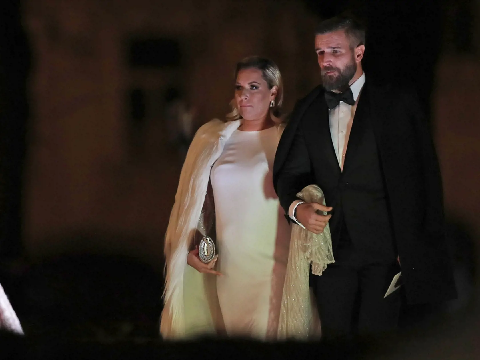 Príchody po červenom koberci na Ples v opere 2020.