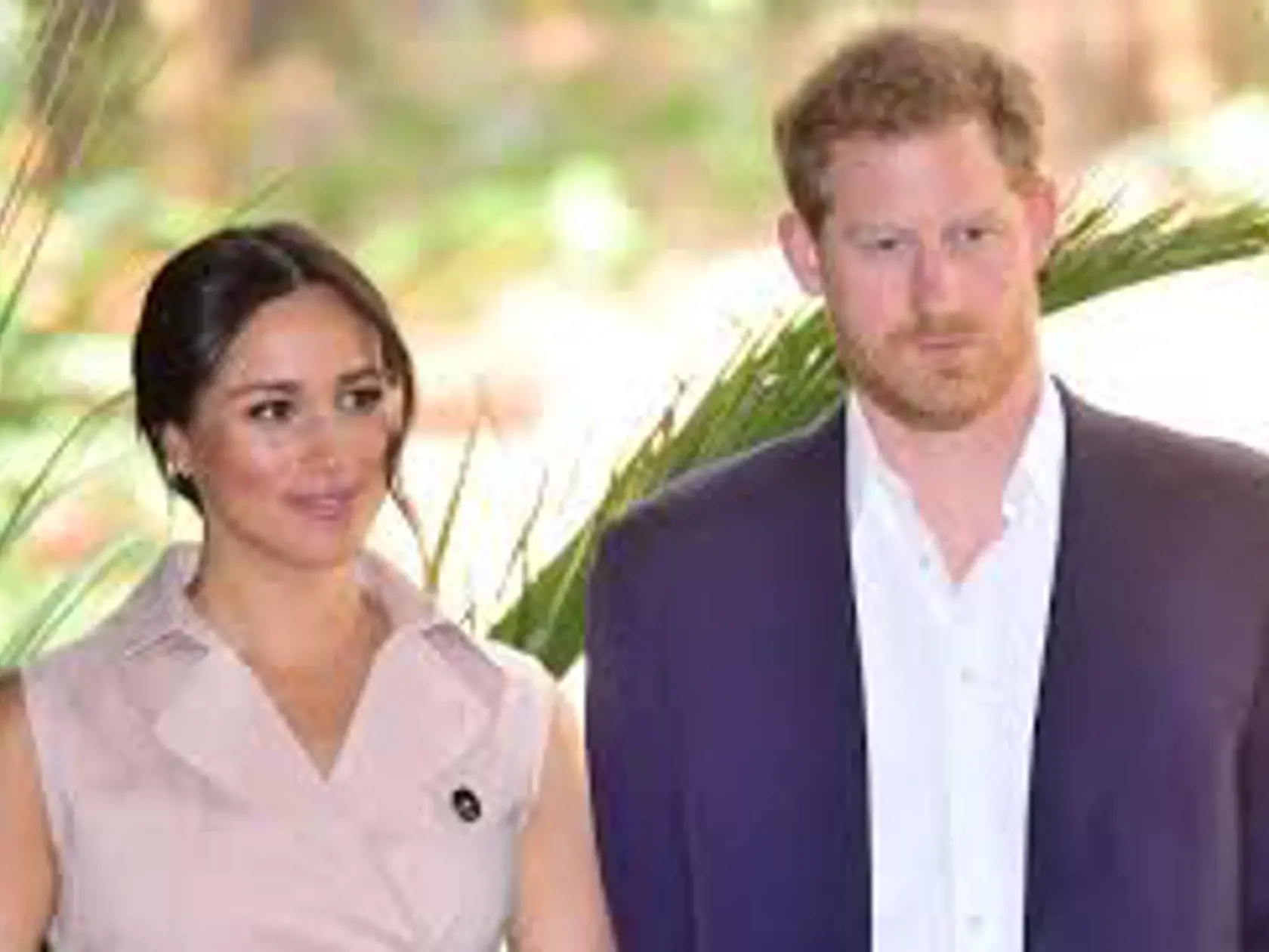 Princ Harry a jeho manželka Meghan sa rozhodli vzdať kráľovských povinností. Môžu však stratiť aj kráľovskú apanáž.