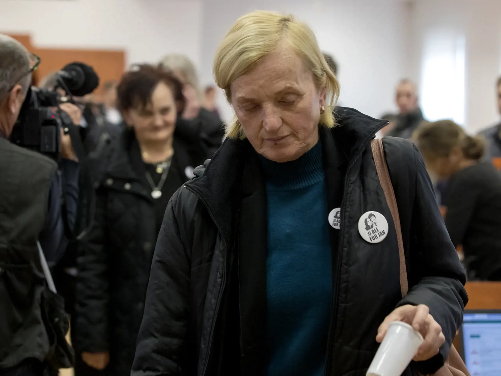 Prvé predbežne pojednávanie na Špecializovanom trestnom súde v Pezinku vo veci vraždy investigatívneho novinára Jána Kuciaka a jeho snúbenice Martiny Kušnírovej. Na snímke je Zlatica Kušnírová, matka Martiny Kušnírovej.