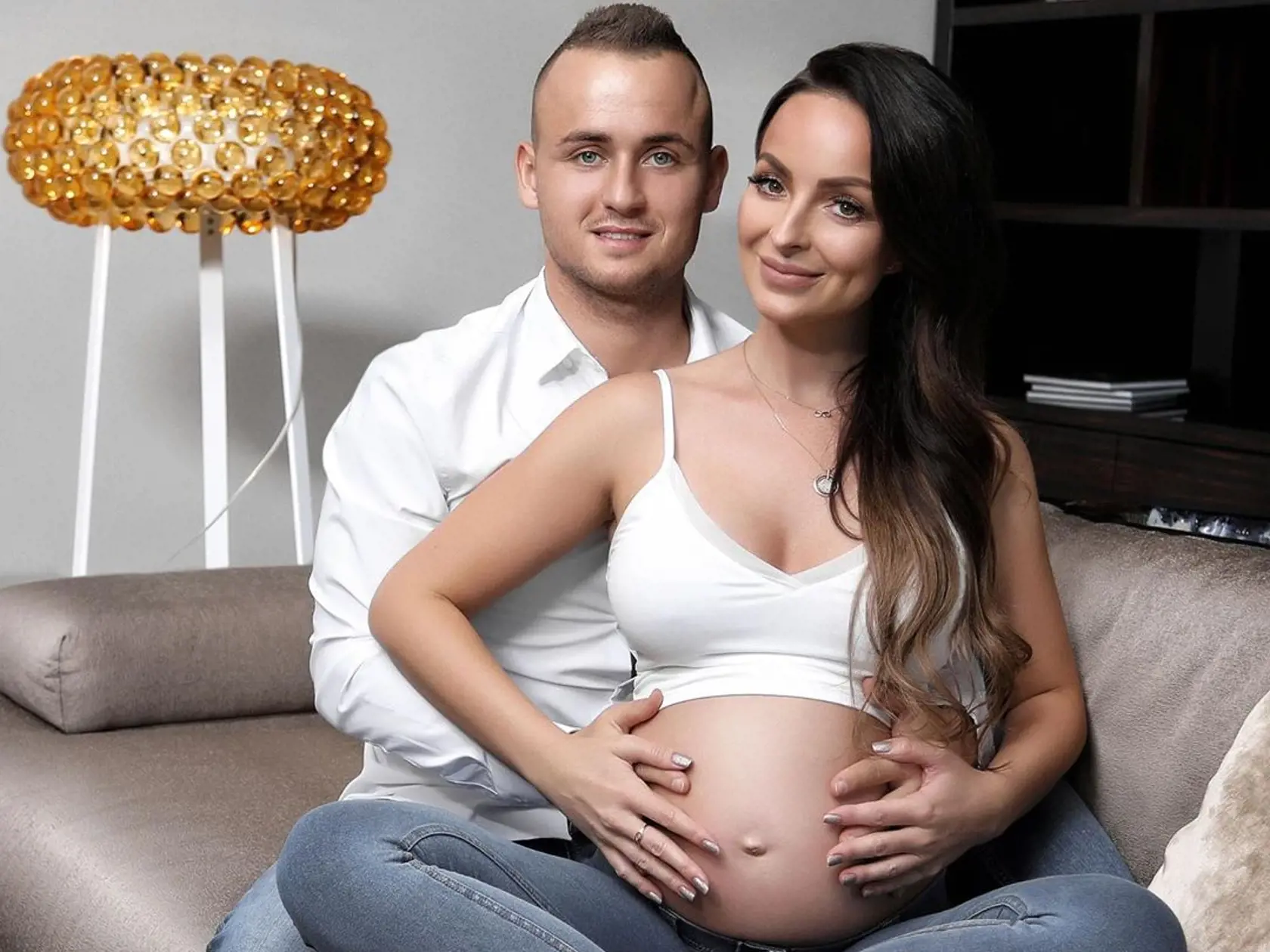 Slovenský futbalista Stanislav Lobotka sa stal otcom. Jeho priateľka Daniela Nízlová mu porodila dcérku Lindu.
