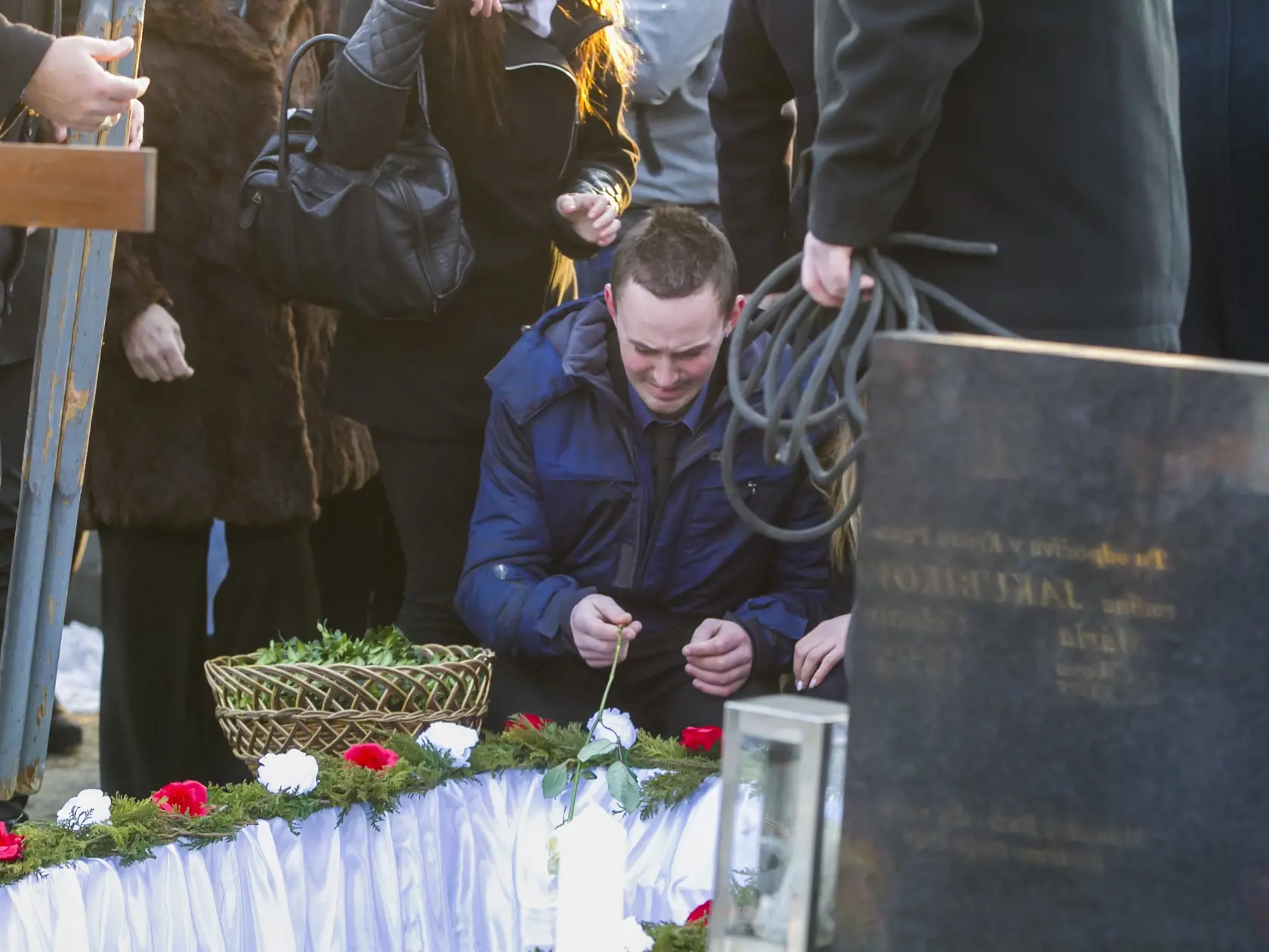 Jozef Kuciak mladší na pohrebe svojho brata Jána Kuciaka.