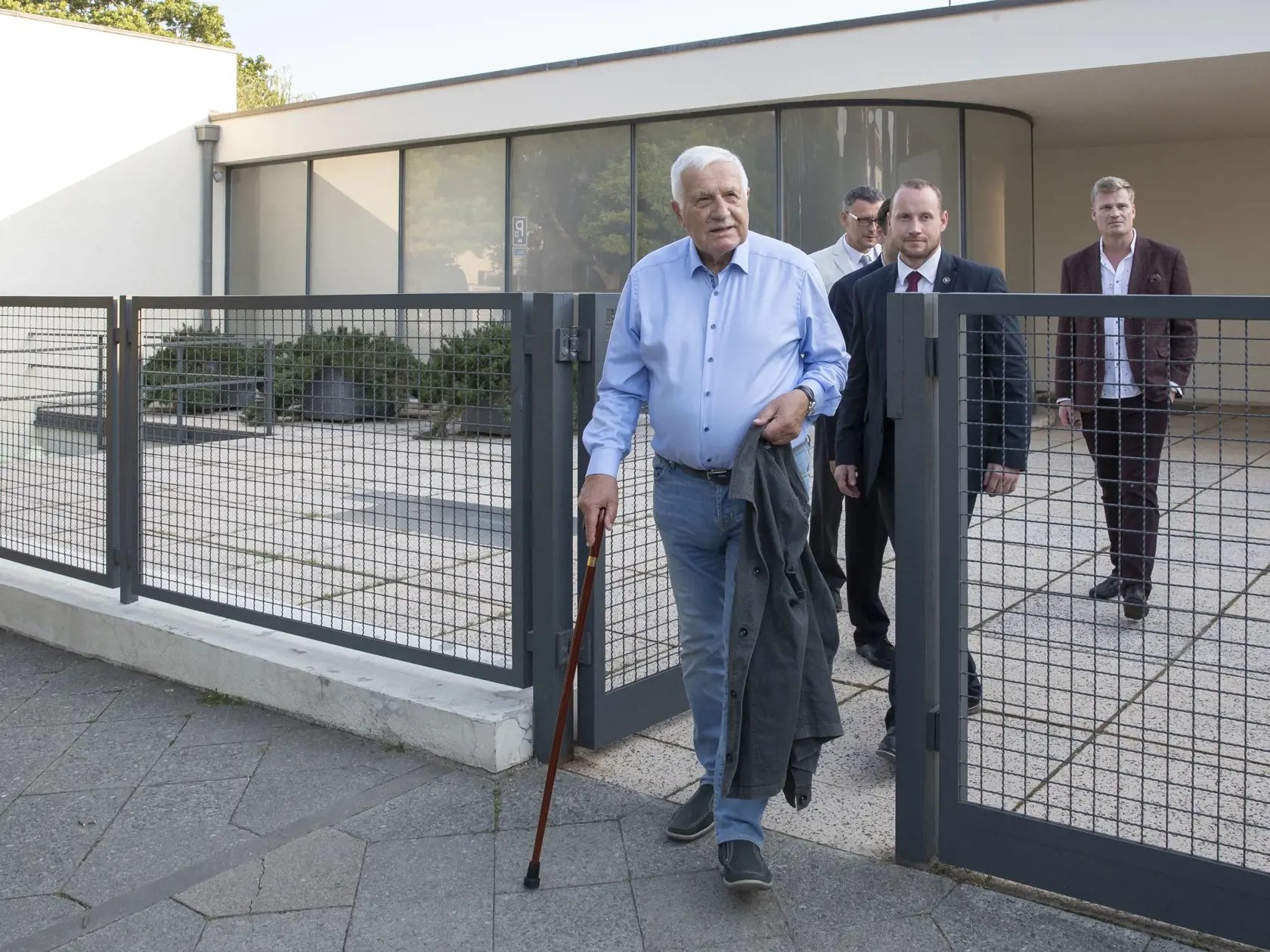 Václav Klaus až tak za rozdelenie Česko-Slovenska nehoroval. Chcel však jednotnú menu, ekonomiku a zákony. Ak by neboli, potom je lepšie rozdelenie, hovoril.