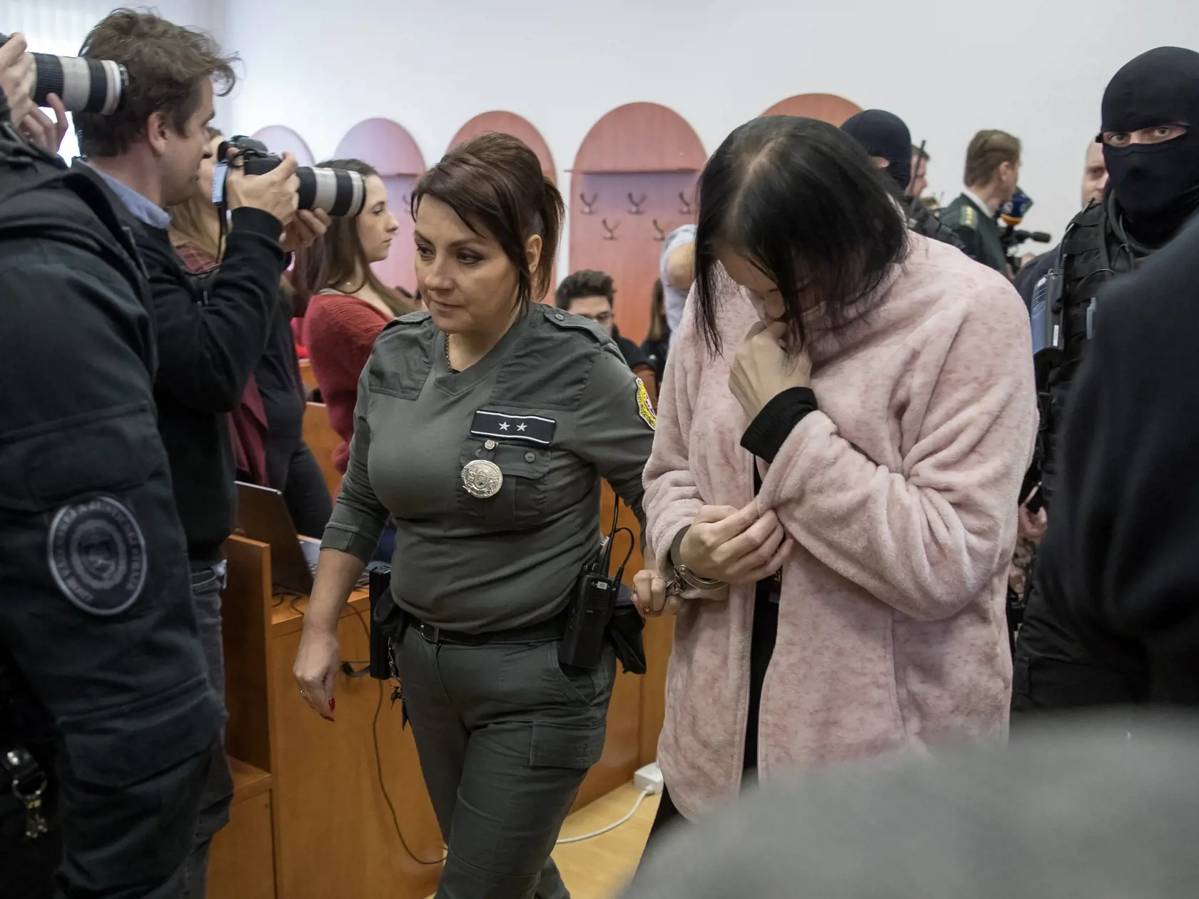 Prvé pojednávanie na Špecializovanom trestnom súde v Pezinku vo veci vraždy investigatívneho novinára Jána Kuciaka a jeho snúbenice Martiny Kušnírovej. Na snímke je Alena Zsuzsová.