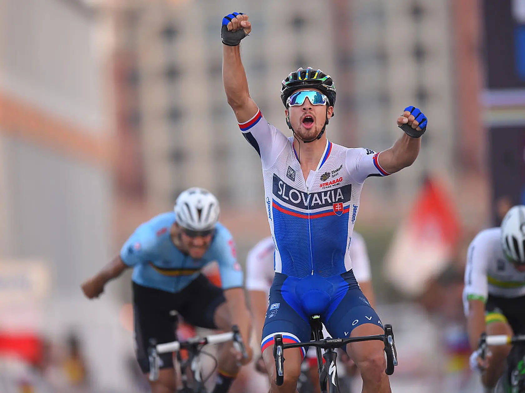 Peter Sagan oslavoval víťazstvo v Dohe po záverečnom špurte.