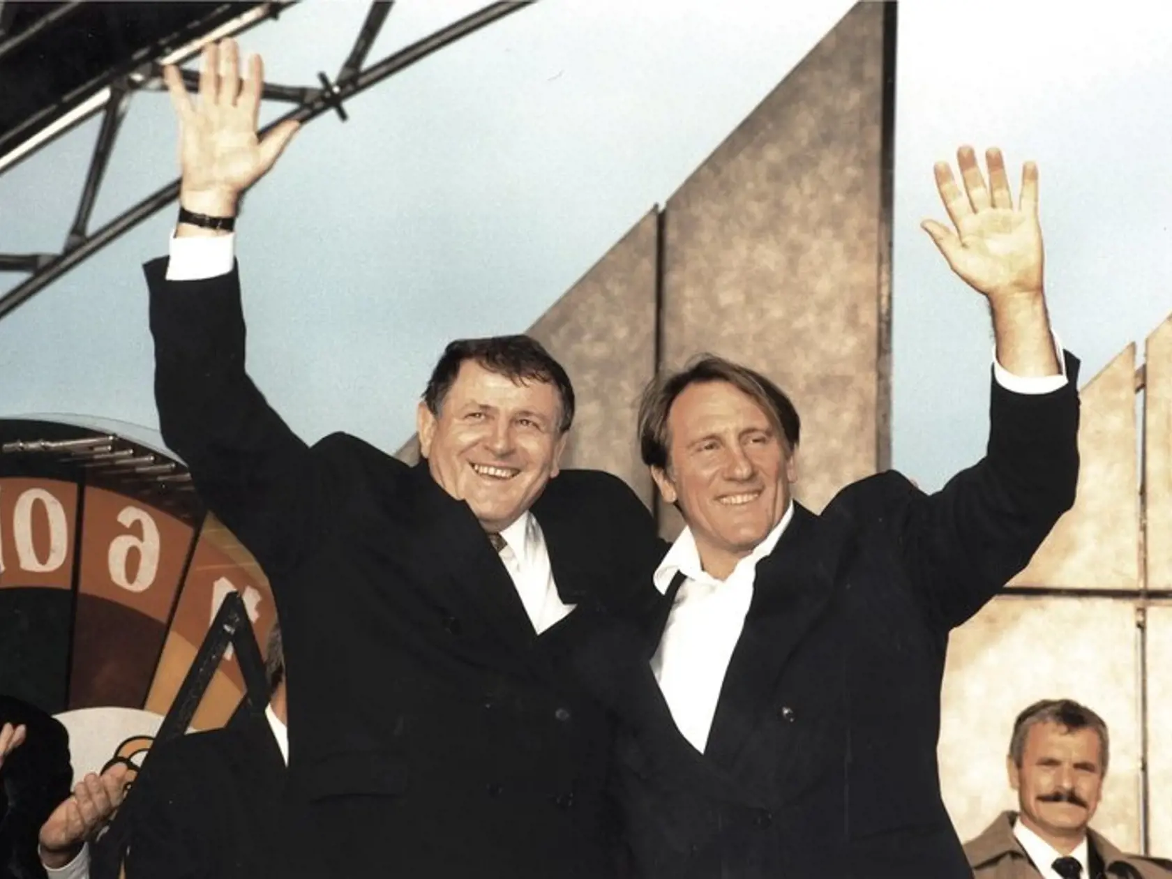 Gérard Depardieu dnes síce fandí Putinovi, no v minulosti sa nechal ukecať aj na podporu Mečiara – za 10 miliónov korún.
