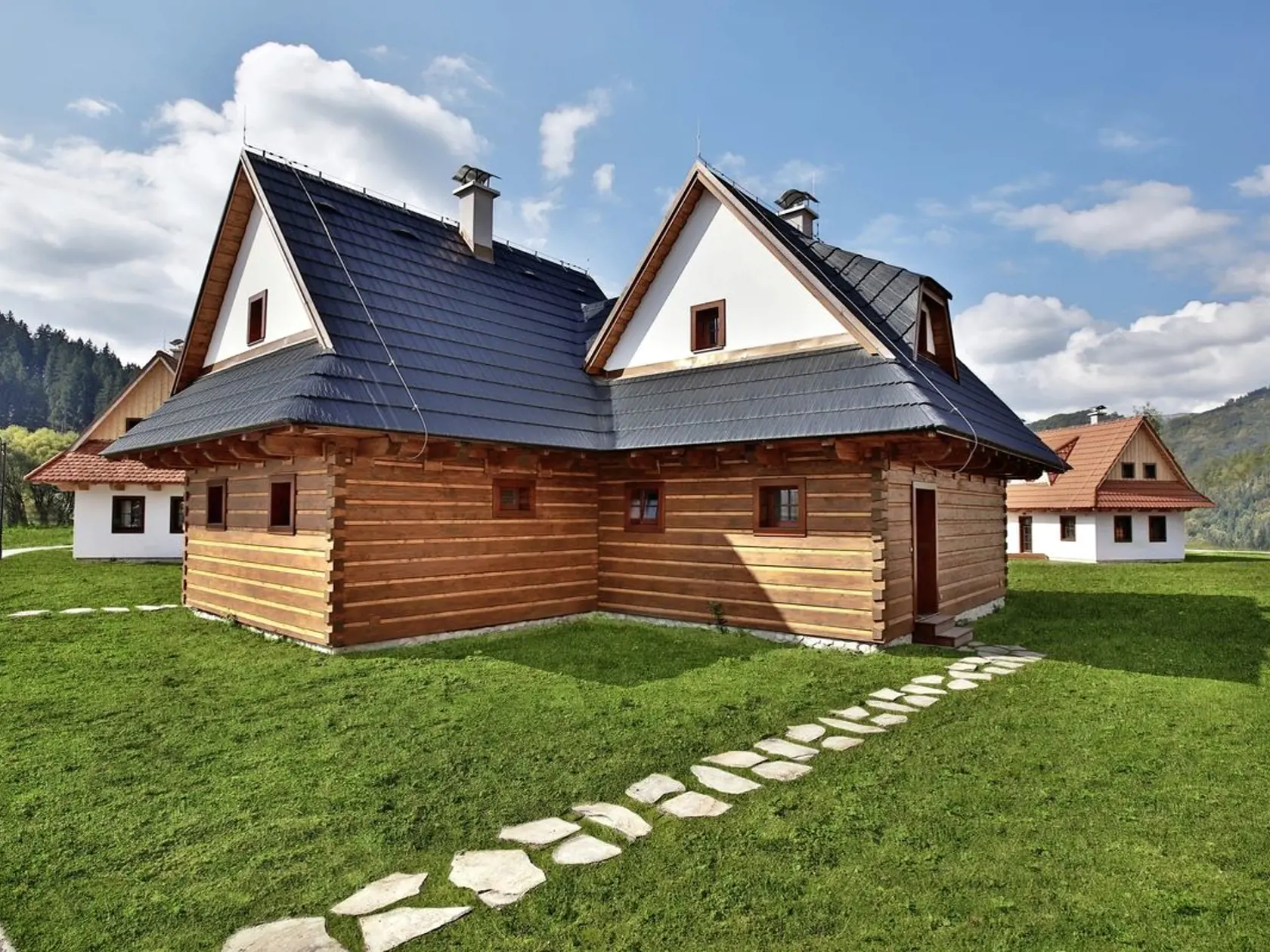 Gothal znamená Božie domčeky. Chalupy kopírujú ľudovú architektúru.