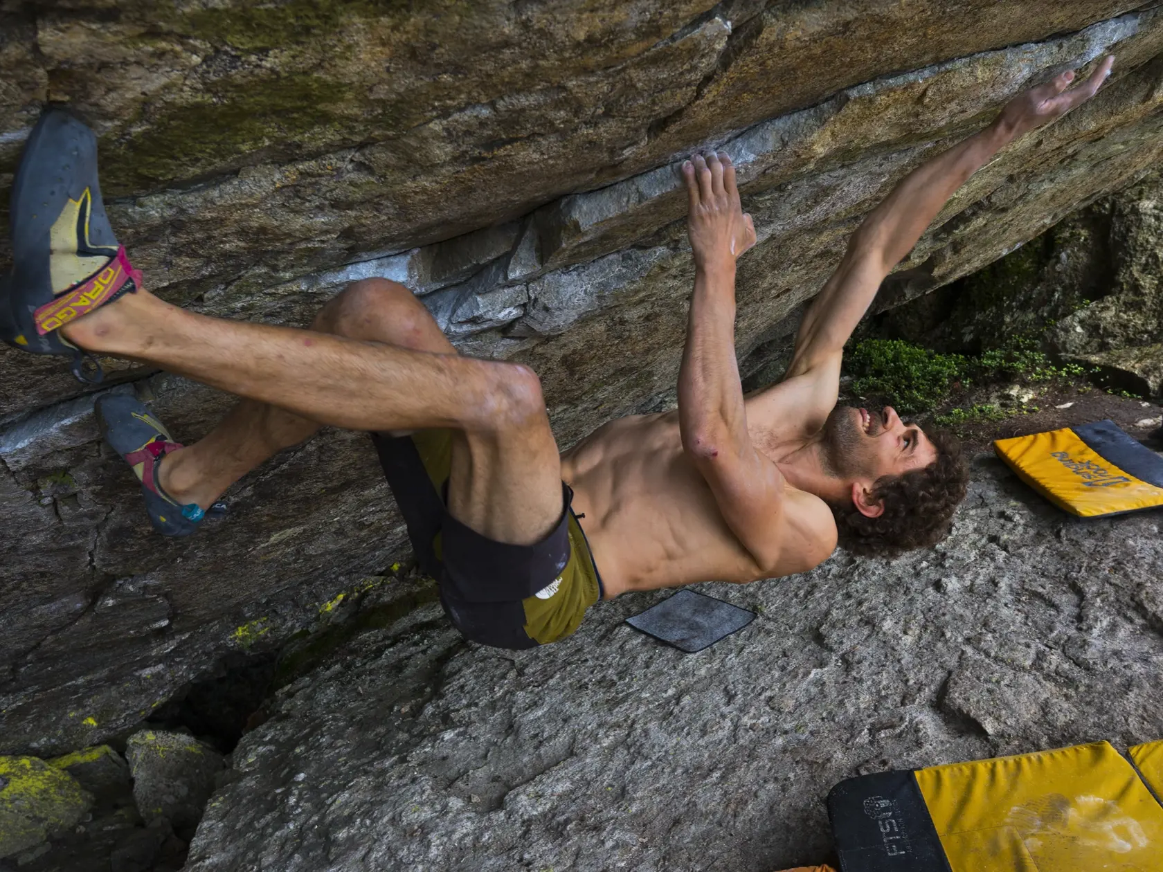 Boulderblast mal názov boulderingových pretekov v blízkosti Popradského plesa vo Vysokých Tatrách, ktorý sa konal 15. augusta 2020 ako súčasť 96. tradičného horolezeckého týždňa JAMES. Slovenský horolezecký spolok JAMES 96. THT JAMES zorganizoval v Horskom hoteli na Popradskom plese. Jeho súčasťou boli viaceré sprievodné podujatia, ktorých sa zúčastnili horolezci viacerých generácií. Slovenský ekvivalent slova bouldering je liepanie. Ide o horolezeckú disciplínu bez použitia lana na skalných útv