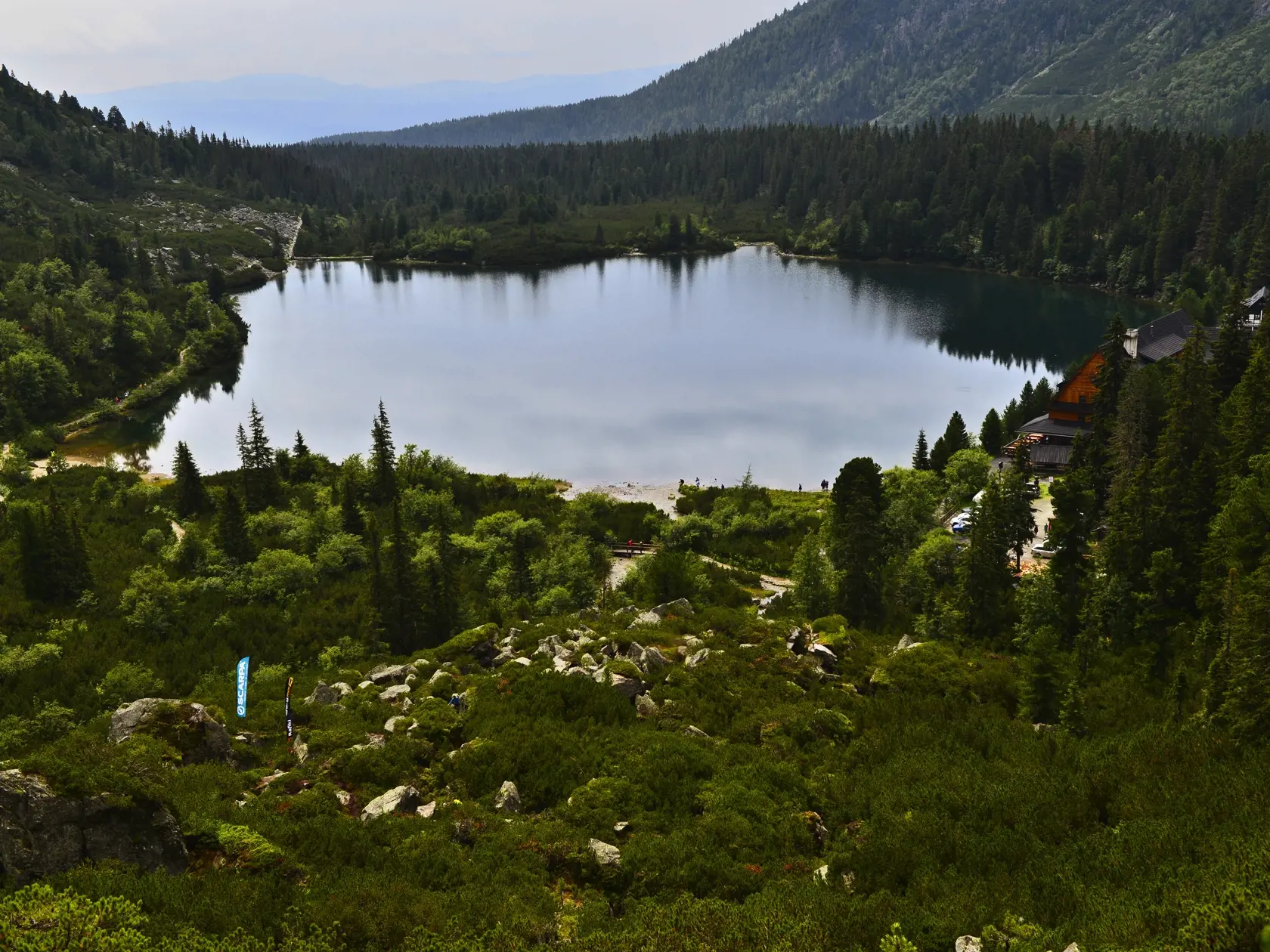 Boulderblast mal názov boulderingových pretekov v blízkosti Popradského plesa vo Vysokých Tatrách, ktorý sa konal 15. augusta 2020 ako súčasť 96. tradičného horolezeckého týždňa JAMES. Slovenský horolezecký spolok JAMES 96. THT JAMES zorganizoval v Horskom hoteli na Popradskom plese. Jeho súčasťou boli viaceré sprievodné podujatia, ktorých sa zúčastnili horolezci viacerých generácií. Slovenský ekvivalent slova bouldering je liepanie. Ide o horolezeckú disciplínu bez použitia lana na skalných útv