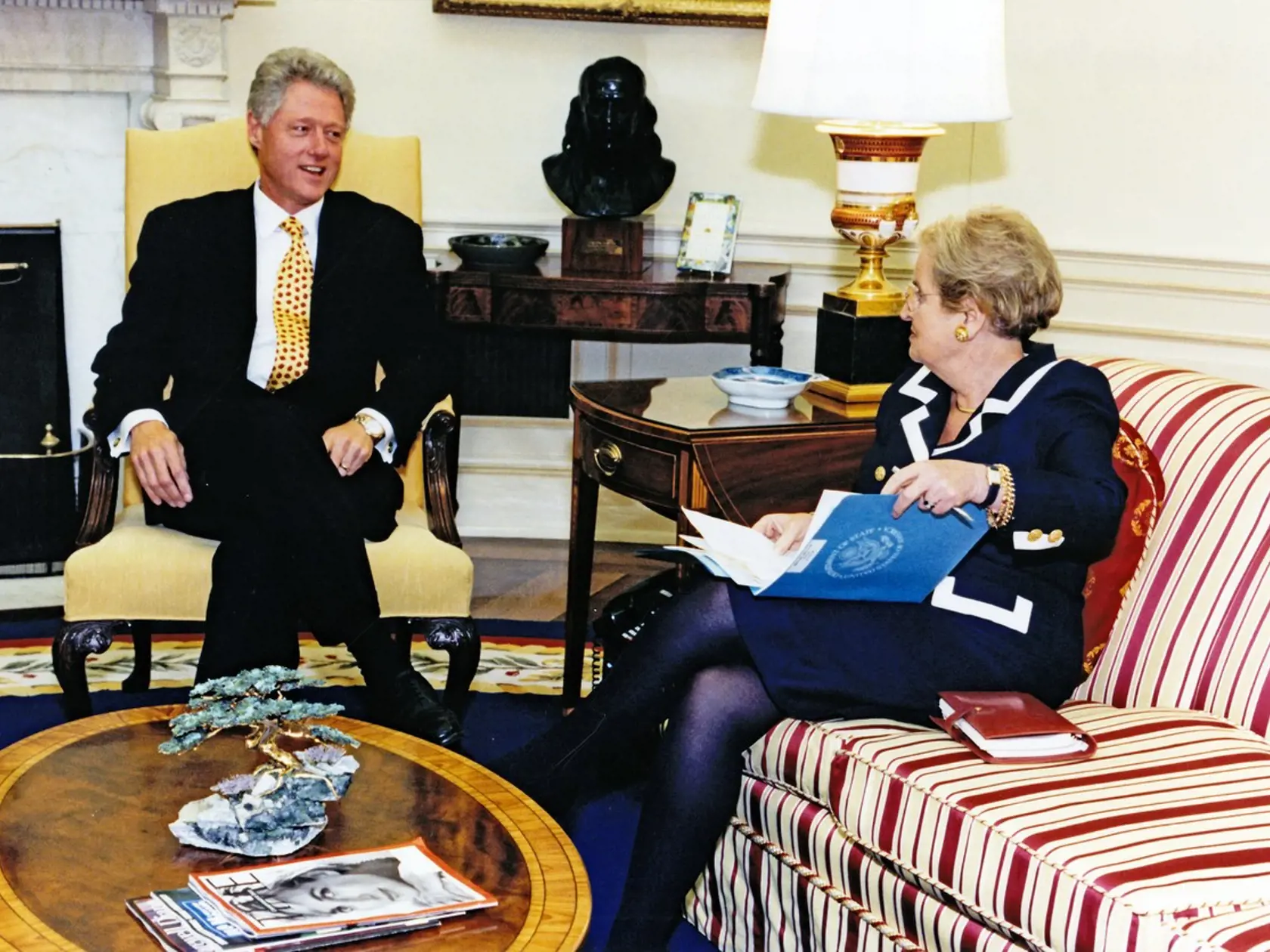 Dvere do Bieleho domu otvoril Madeleine Albrightovej prezident Bill Clinton.