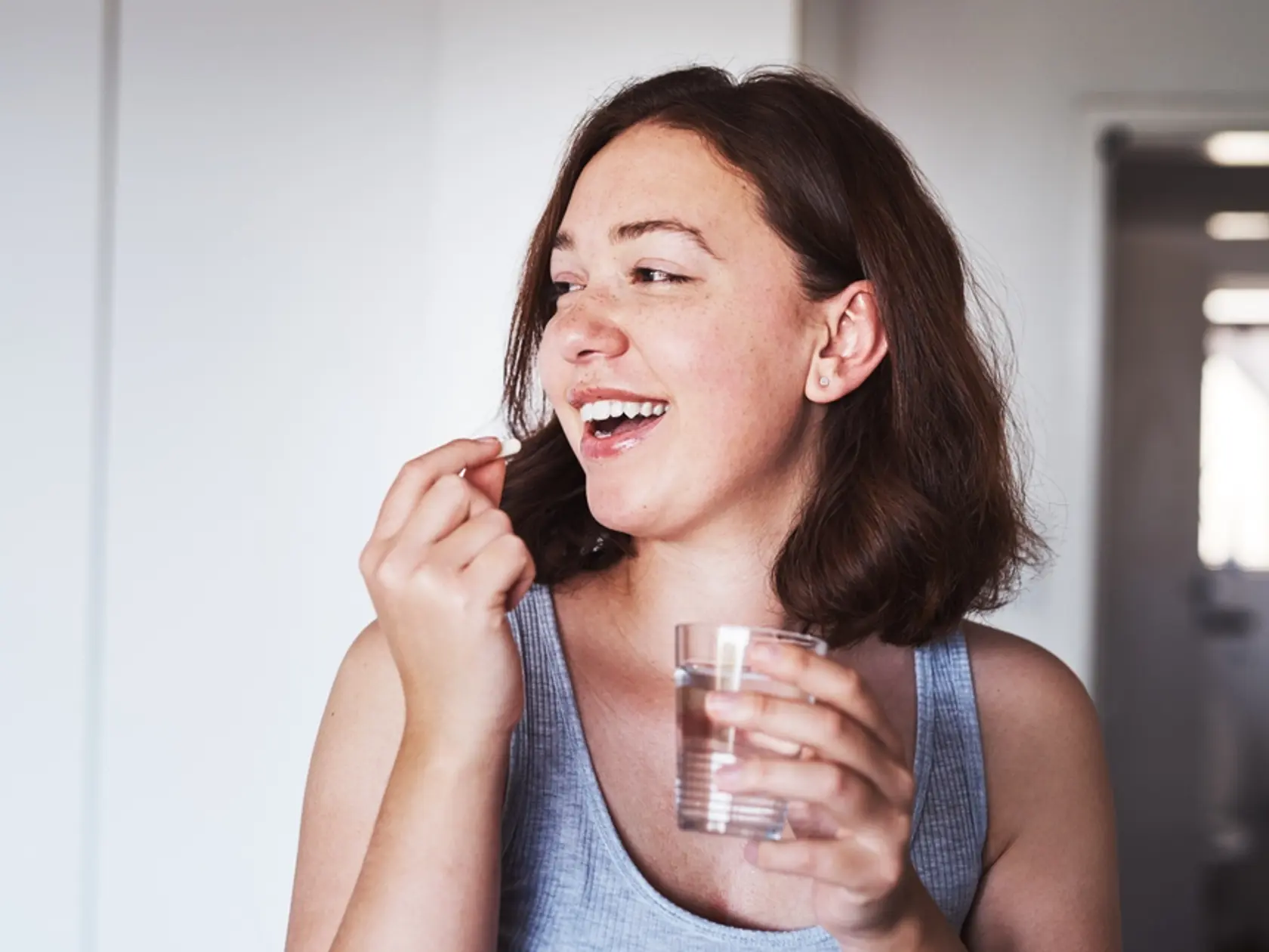 Nové antibiotikám zasiahne proti patologickým baktériám, prospešné však chráni.