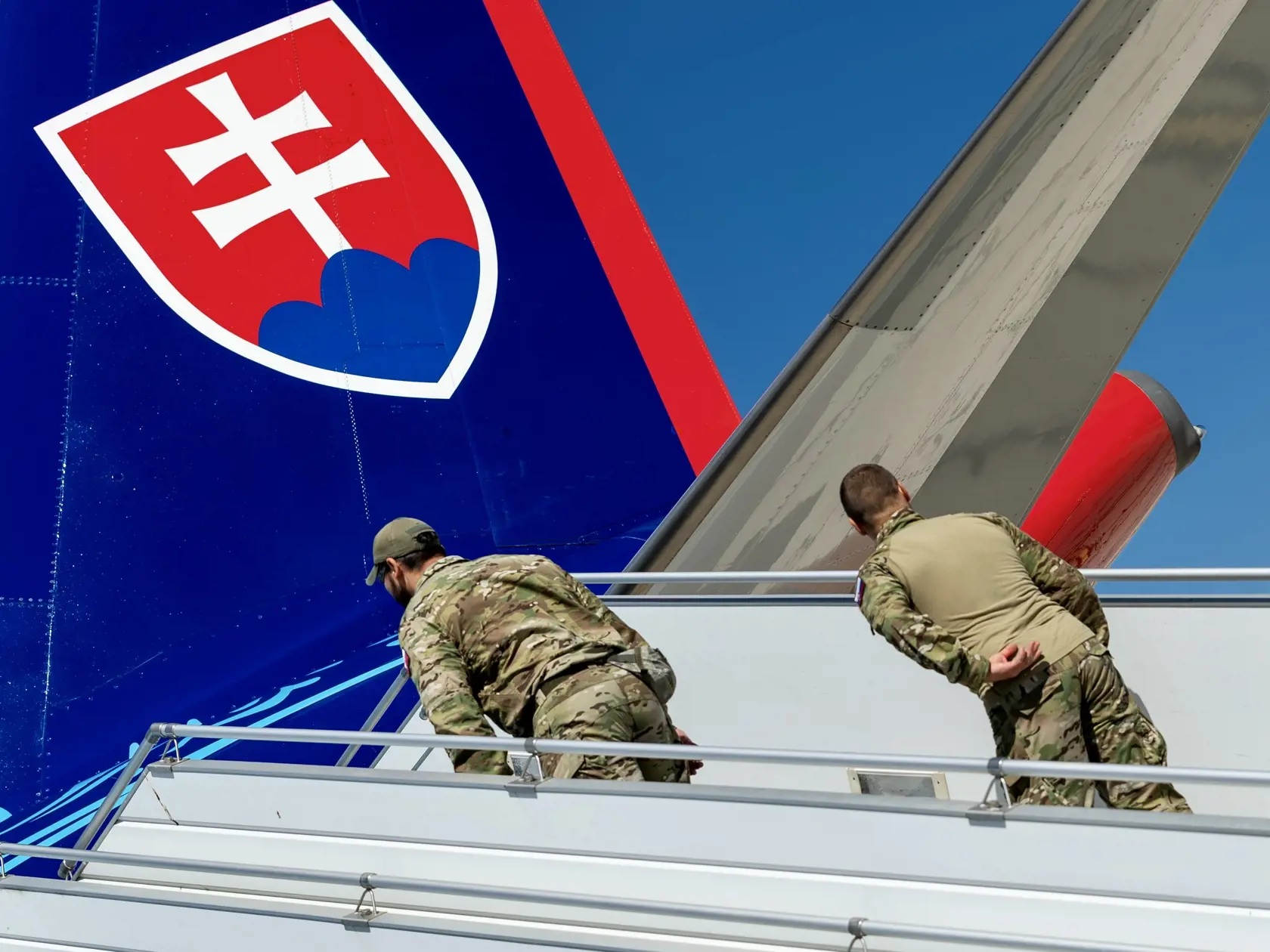 Slovenský vládny špeciál s občanmi SR z Libanonu pristál v sobotu popoludní v Bratislave. Na palube bolo 46 evakuovaných ľudí, z toho 25 občanov SR. Ďalších 44 evakuovaných, z toho deväť občanov SR, ešte len priletí.