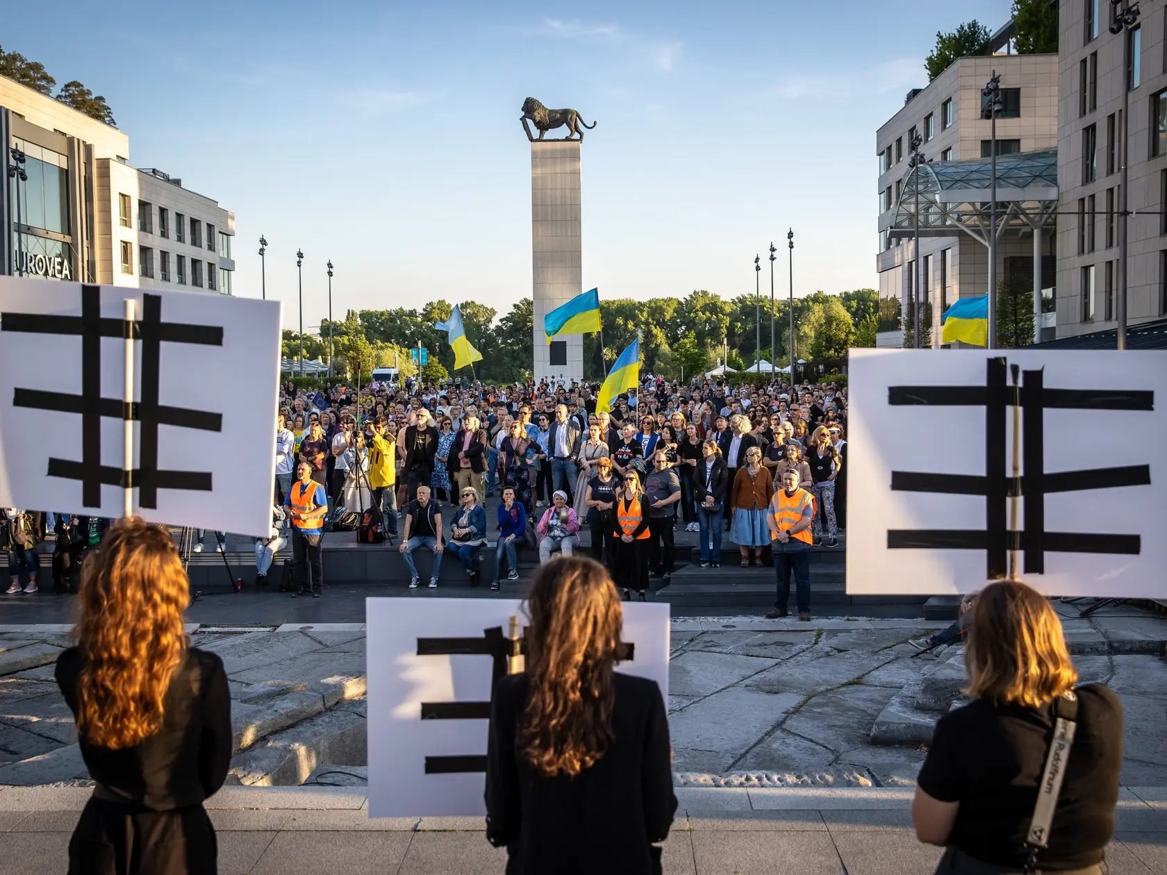Na snímke protest pred novou budovou Slovenského národného divadla, počas vystúpenia ruskej opernej speváčky Anny Netrebko.