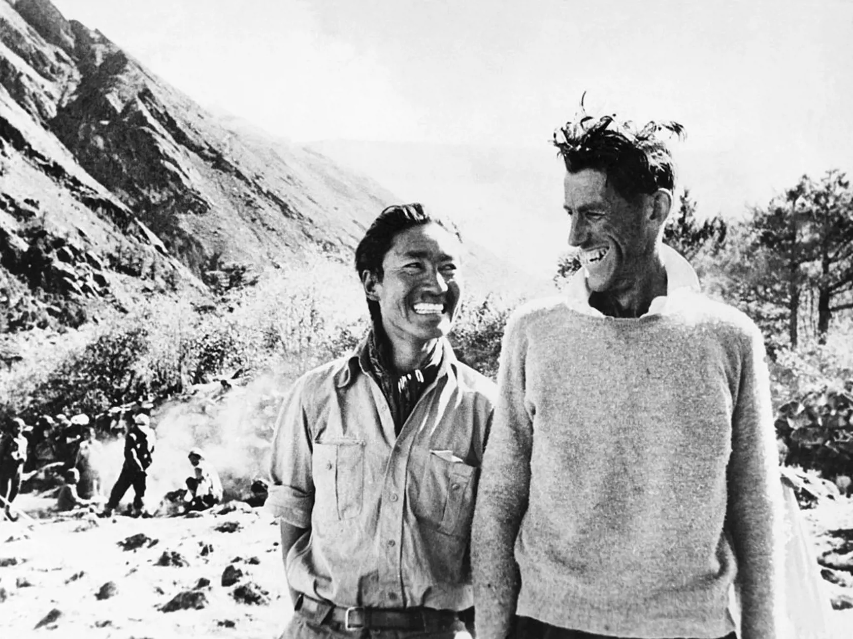 Nosič Tenzing Norgay a horolezec Edmund Hillary.