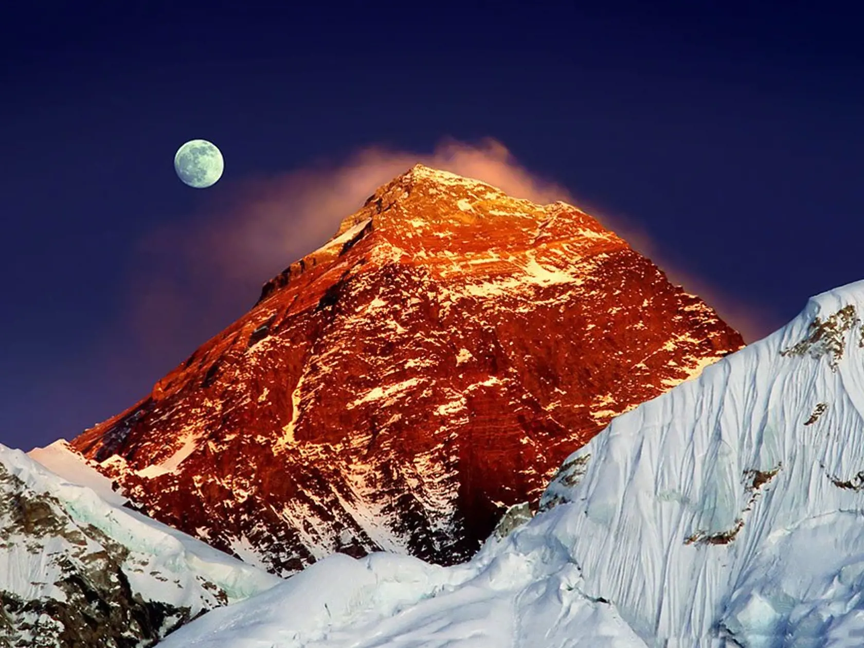 Mount Everest sa udájne zmenšuje.