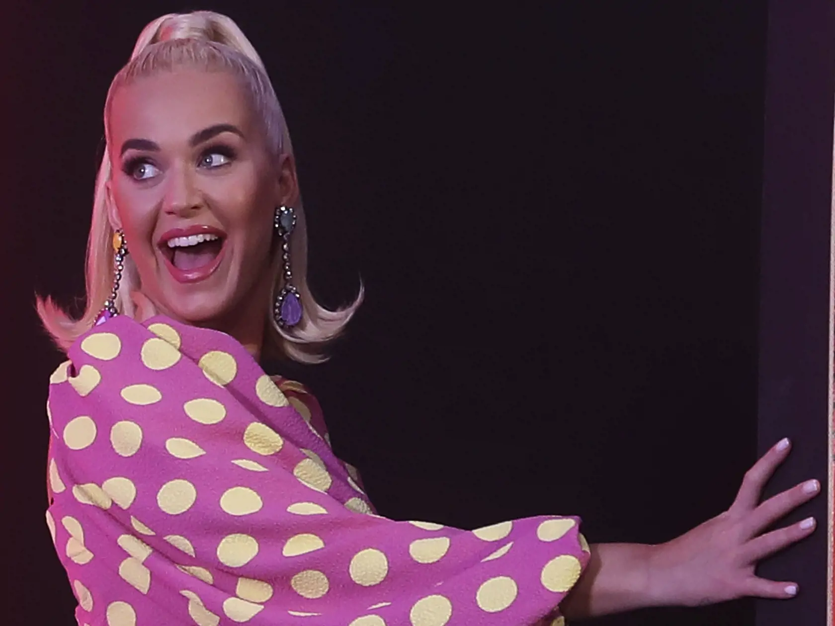 Na snímke americká speváčka Katy Perry po tlačovej konferencii pred koncertom v indickom Bombaji 12. novembra 2019. FOTO TASR/AP