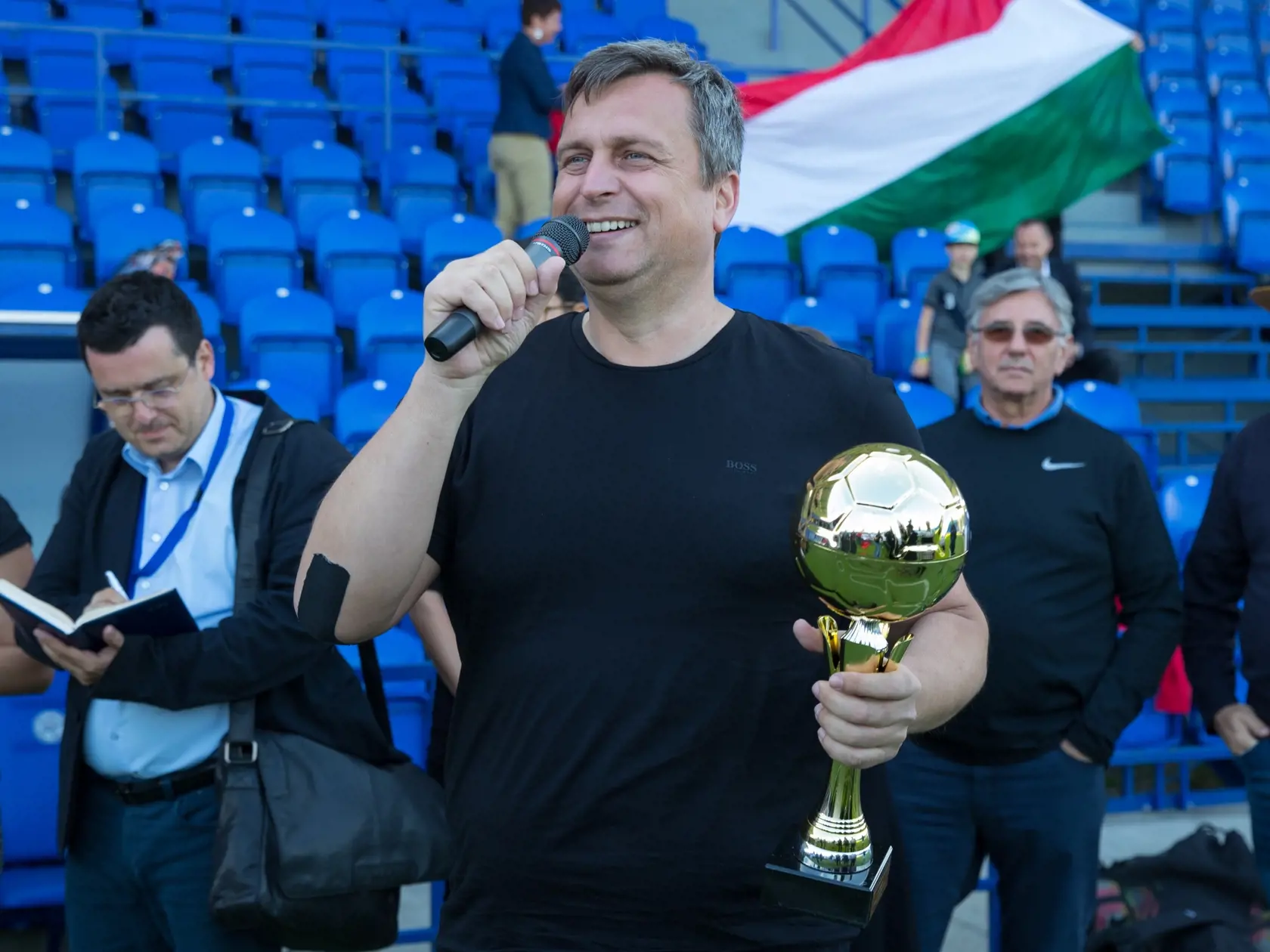 Pre poslancov NR SR, ktorí prišli hrať pod Tatry futbal vybavil Andrej Danko vládny špeciál.