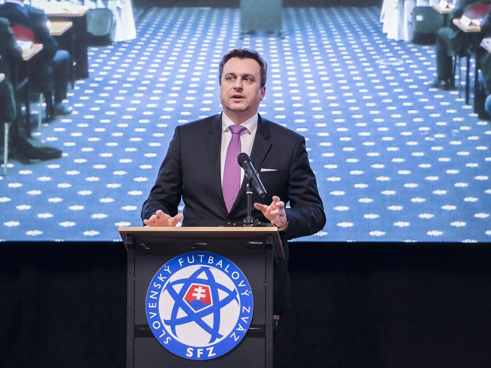 Volebná konferencia Slovenského futbalového zväzu (SFZ) 2. februára 2018 v Senci. Na snímke predseda Národnej rady SR Andrej Danko počas príhovoru. FOTO TASR - Marko Erd