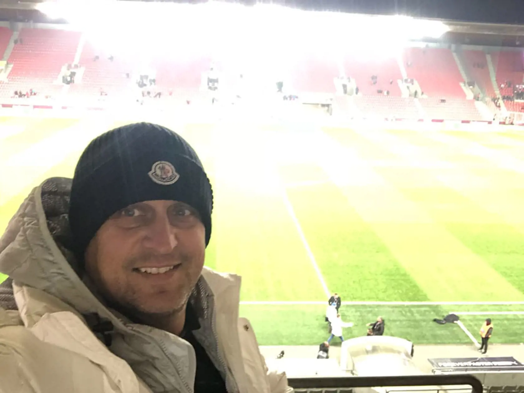 Andrej Danko sa pochválil selfie zo štadióna.