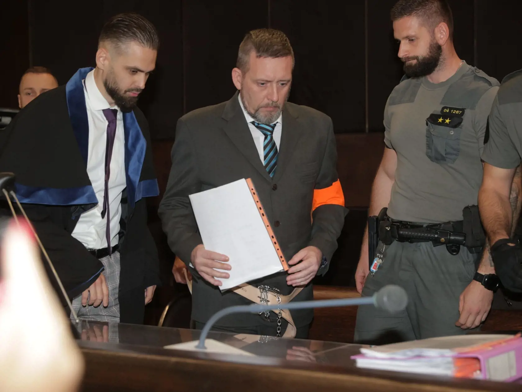 Na augustovom hlavnom pojednávaní obžalovaný priznal vinu, preto sa dokazovanie vykonávalo iba o výroku o treste.