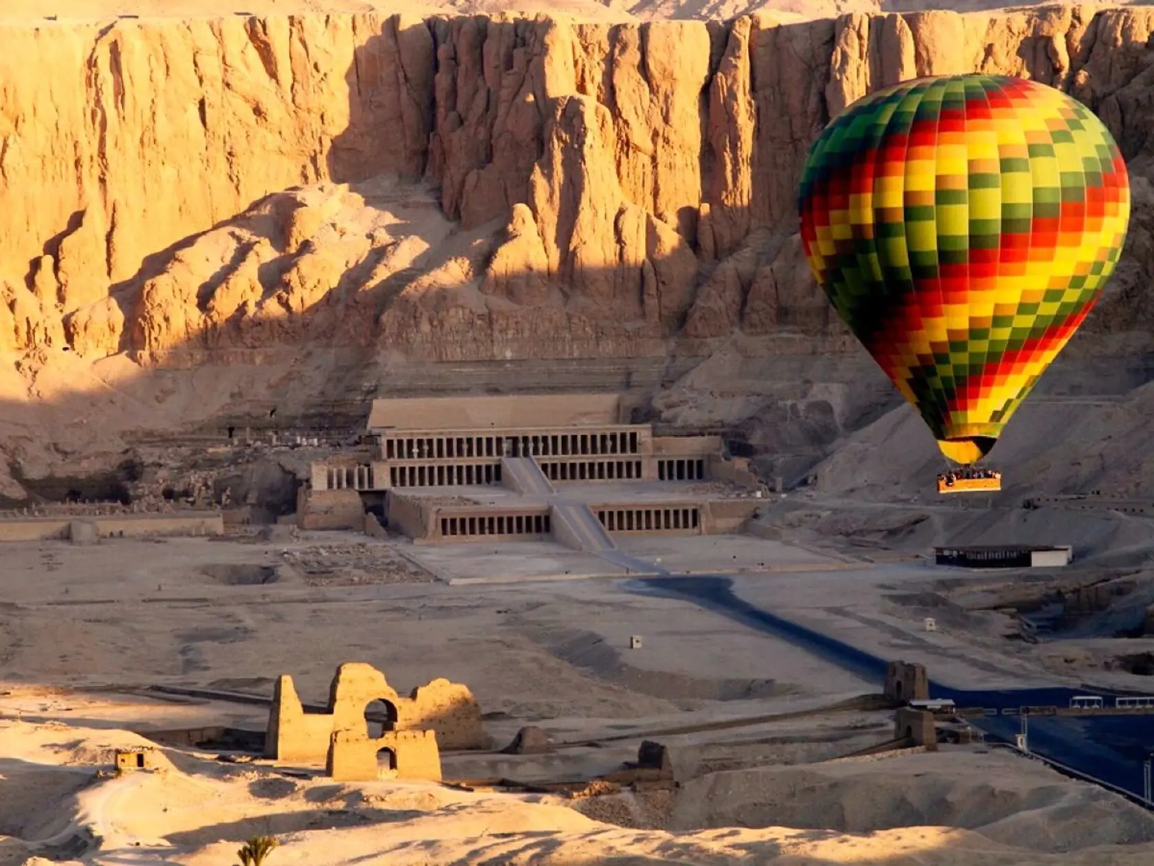 Zádušný chrám faraónky Hatšepsut, Egypt