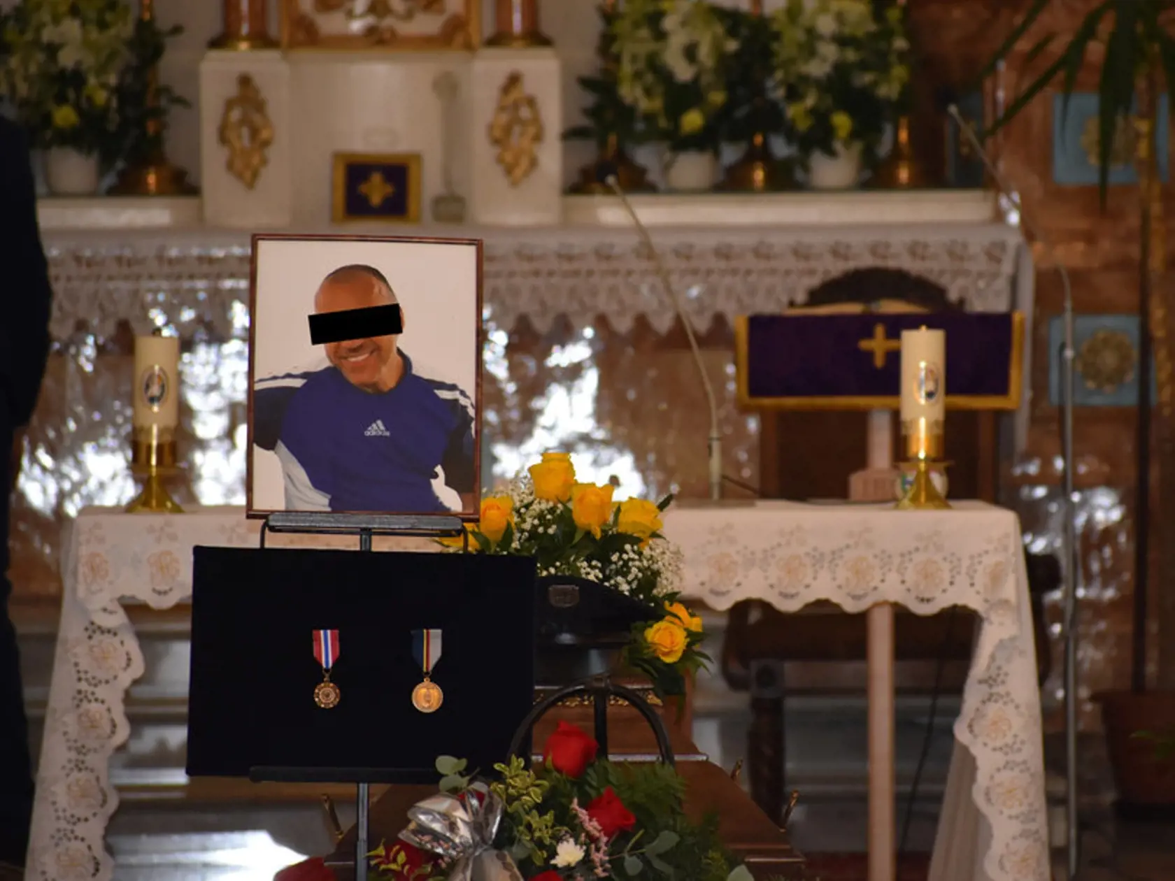 Pohreb Stanislava K., ktorý spáchal samovraždu počas nakrúcania Výmeny manželiek.
