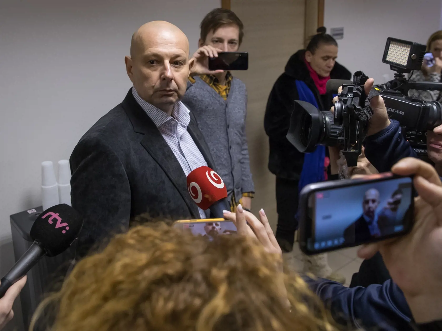 Tretie pojednávanie na Špecializovanom trestnom súde v Pezinku vo veci vraždy investigatívneho novinára Jána Kuciaka a jeho snúbenice Martiny Kušnírovej. Na snímke je svedok Miroslav Kriak, ktorého výpoveď bude nasledovať po ukončení výpovede Petra Tótha.