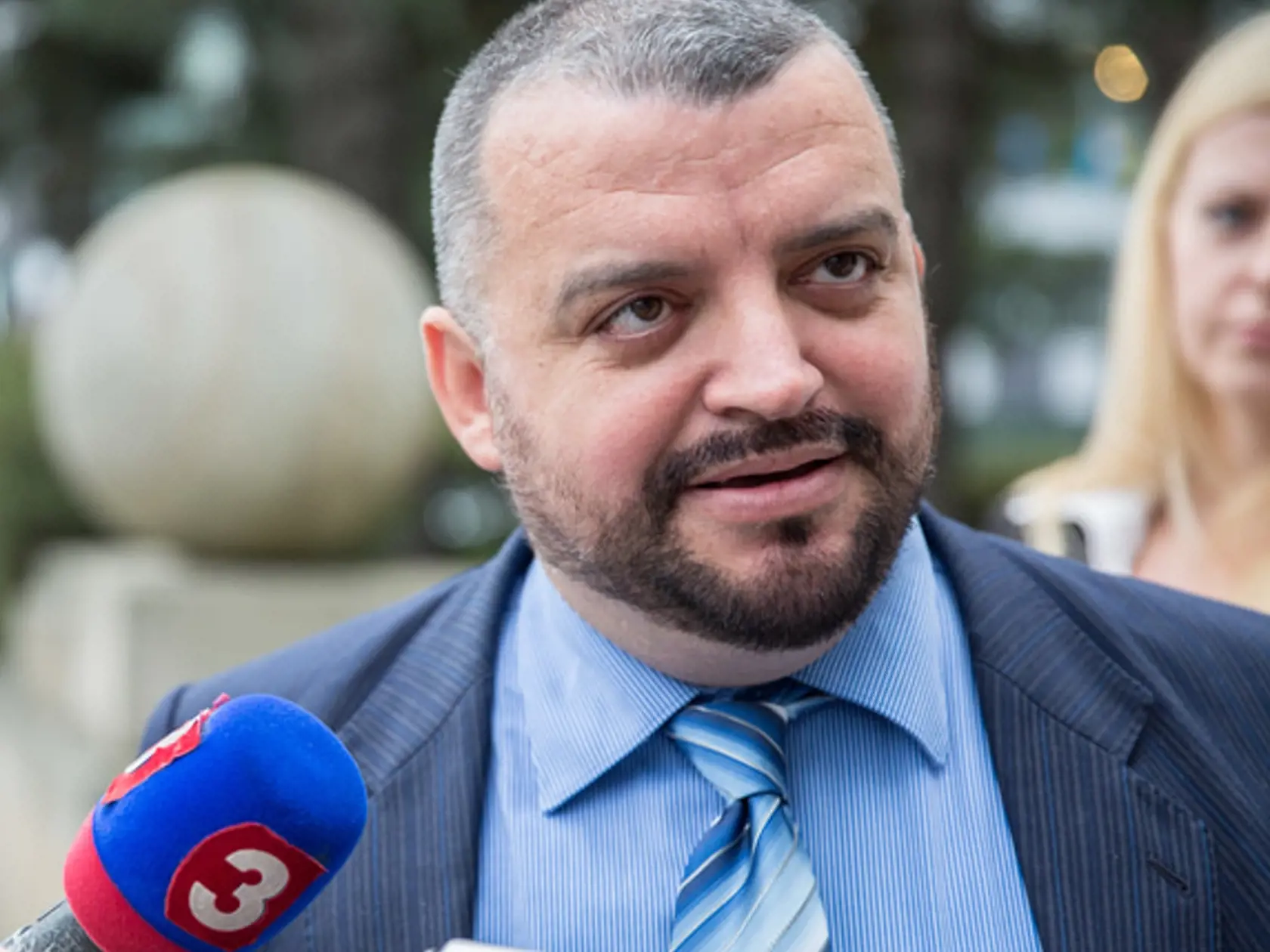 Pedagóg a analytik Eduard Chmelár vyvolal na sociálnej sieti búrlivé diskusie.